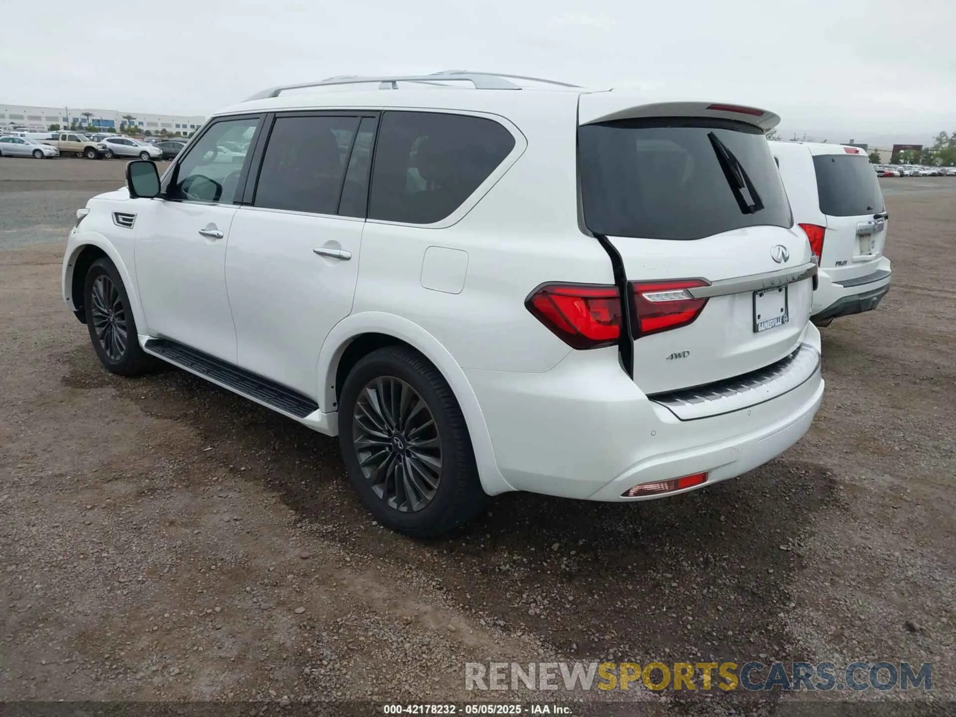 3 Фотография поврежденного автомобиля JN8AZ2BE9R9327413 INFINITI QX80 2024