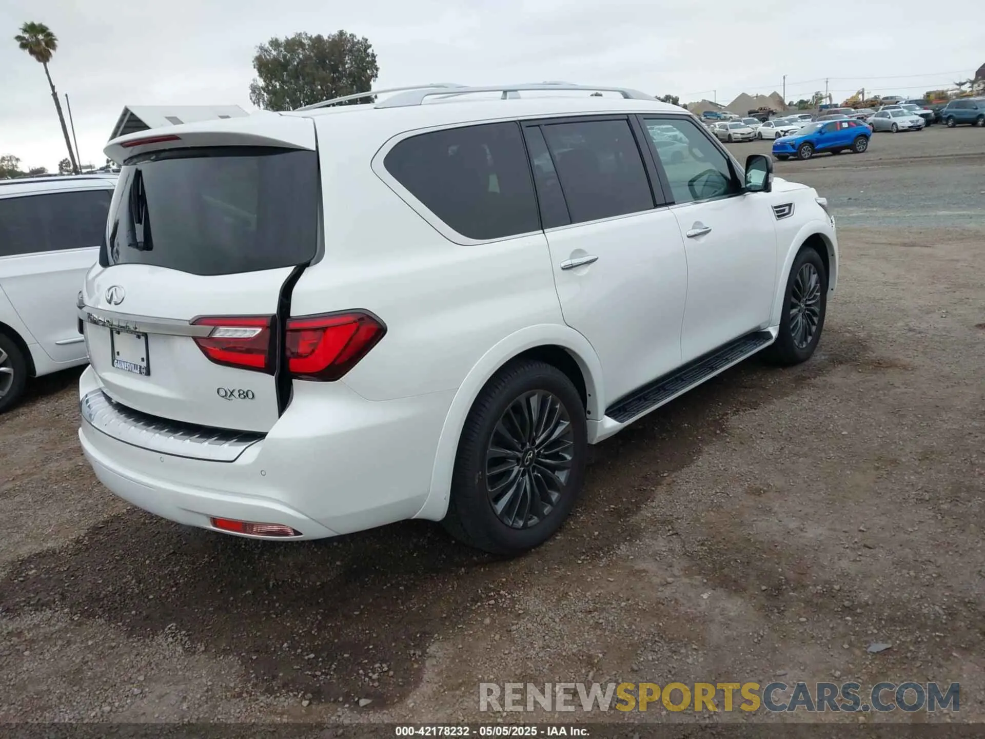 4 Фотография поврежденного автомобиля JN8AZ2BE9R9327413 INFINITI QX80 2024