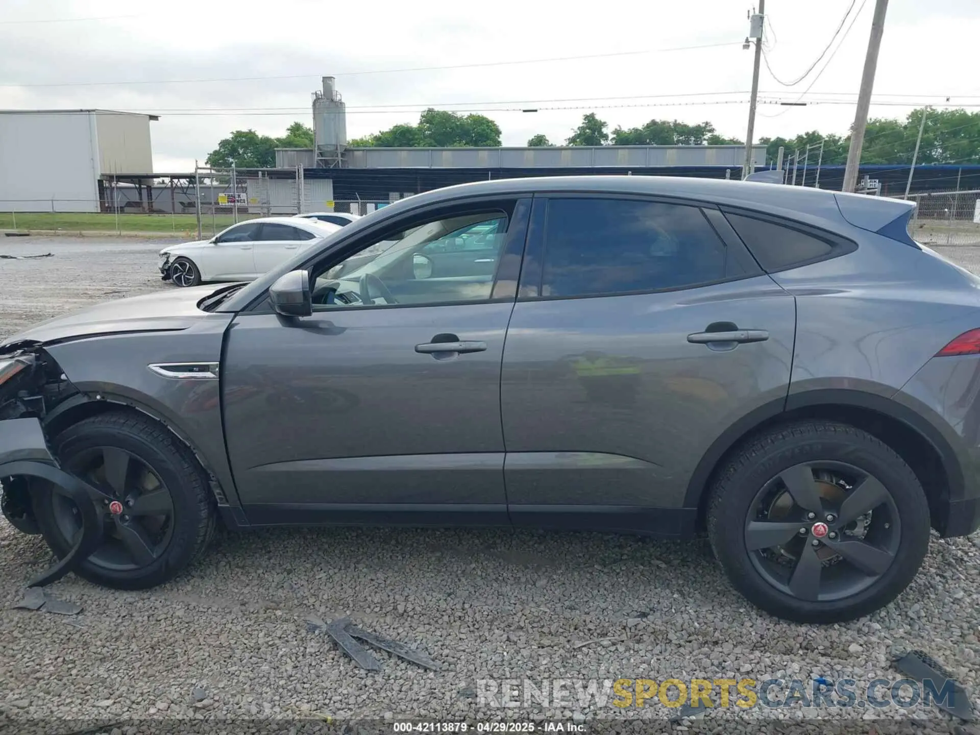 14 Photograph of a damaged car SADFJ2FX0K1Z36984 JAGUAR E-PACE 2019