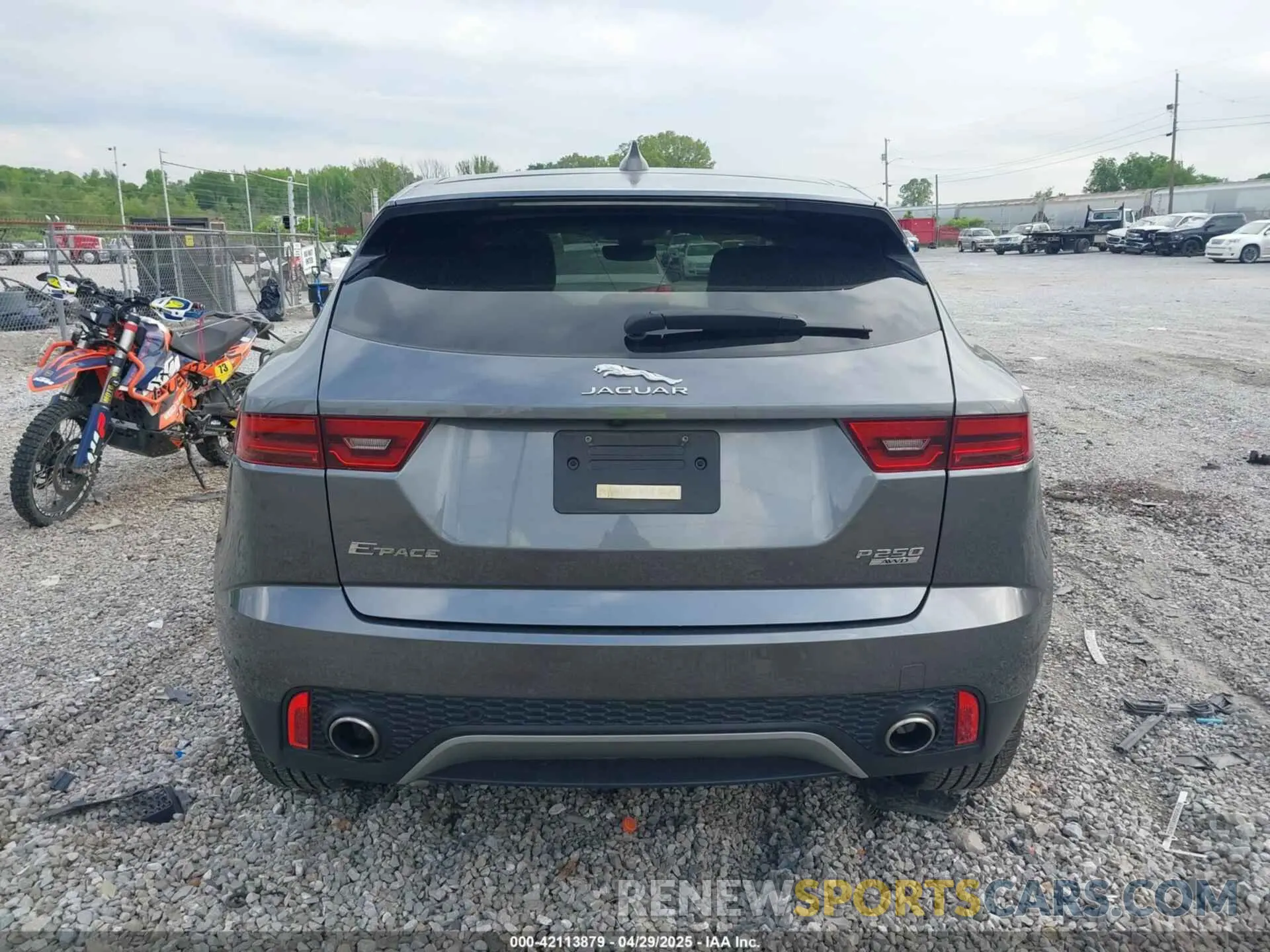 16 Photograph of a damaged car SADFJ2FX0K1Z36984 JAGUAR E-PACE 2019