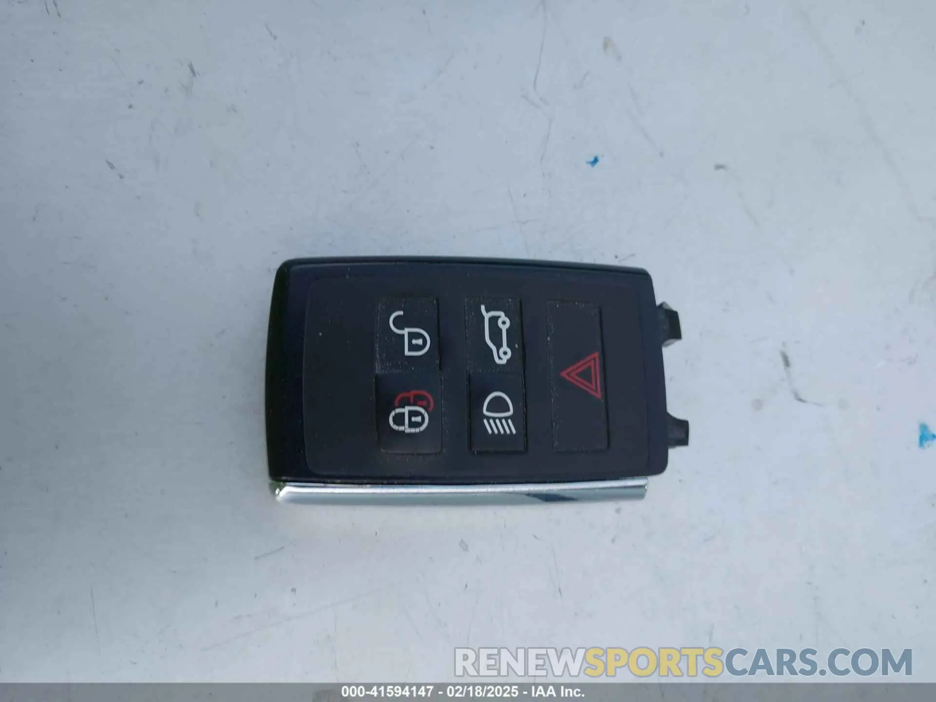 11 Photograph of a damaged car SADFJ2FX1K1Z38954 JAGUAR E-PACE 2019