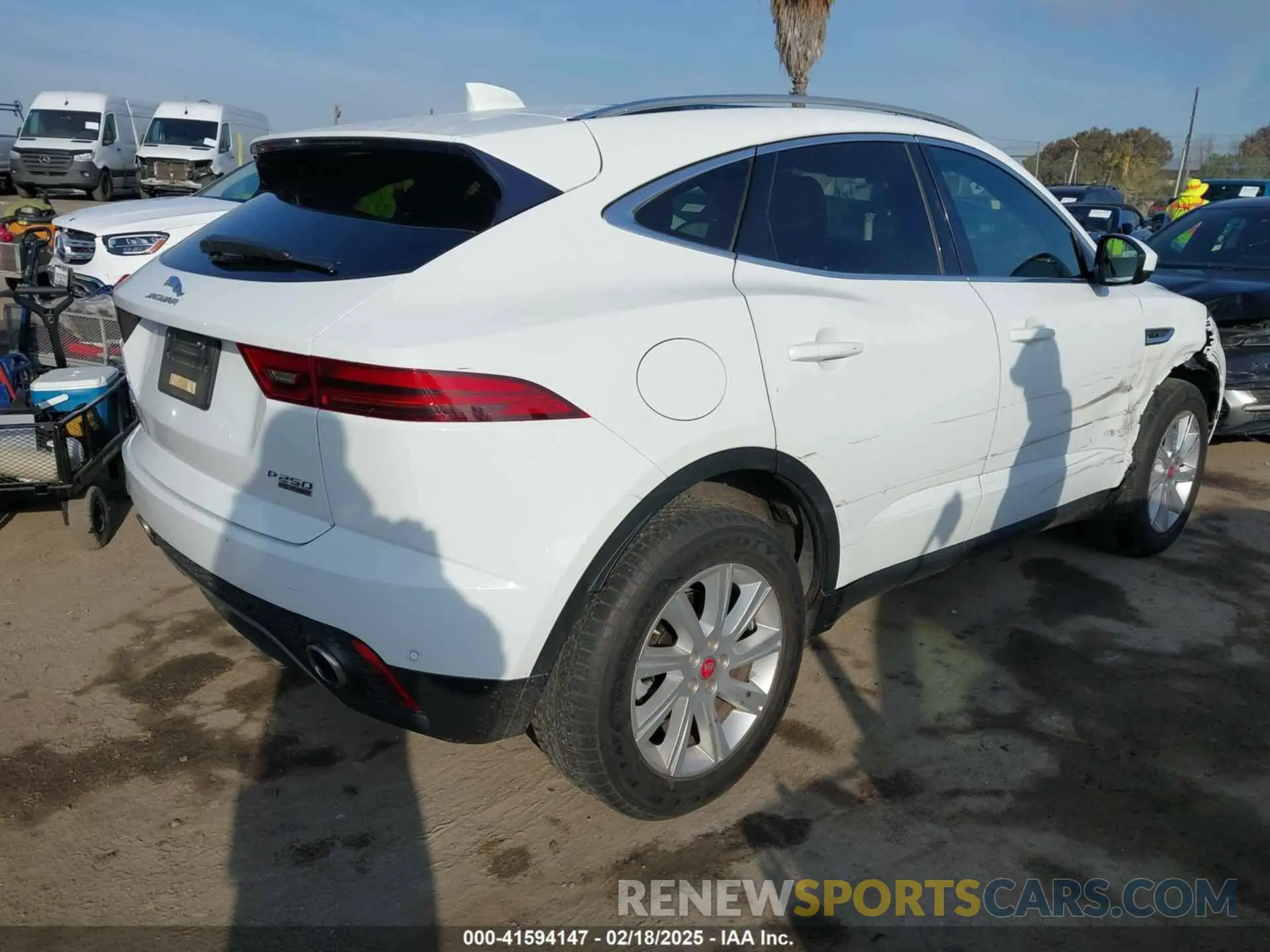 4 Photograph of a damaged car SADFJ2FX1K1Z38954 JAGUAR E-PACE 2019