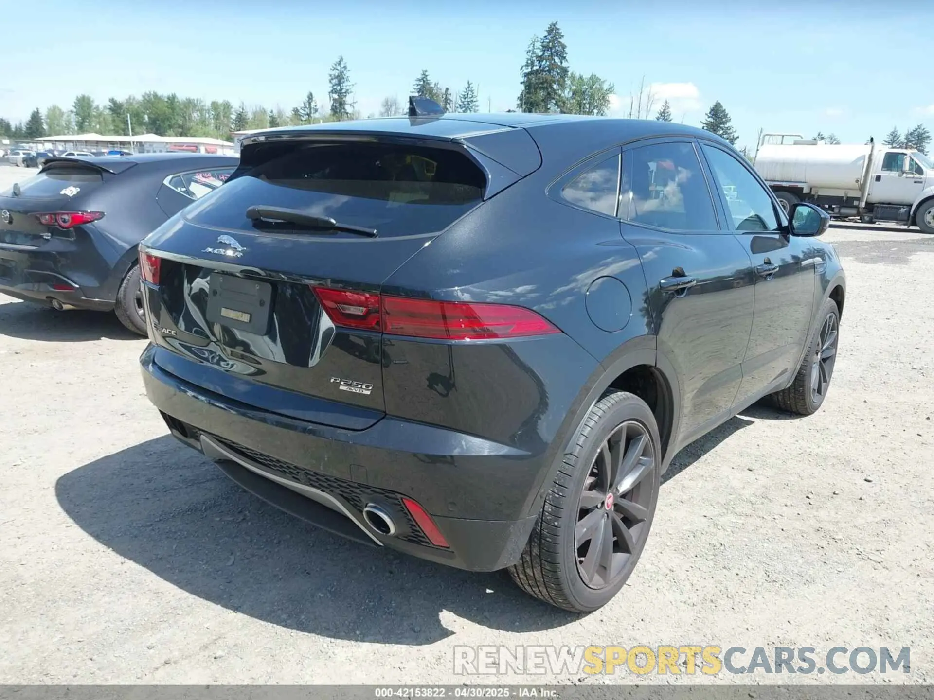 4 Фотография поврежденного автомобиля SADFP2FX2K1Z47628 JAGUAR E-PACE 2019