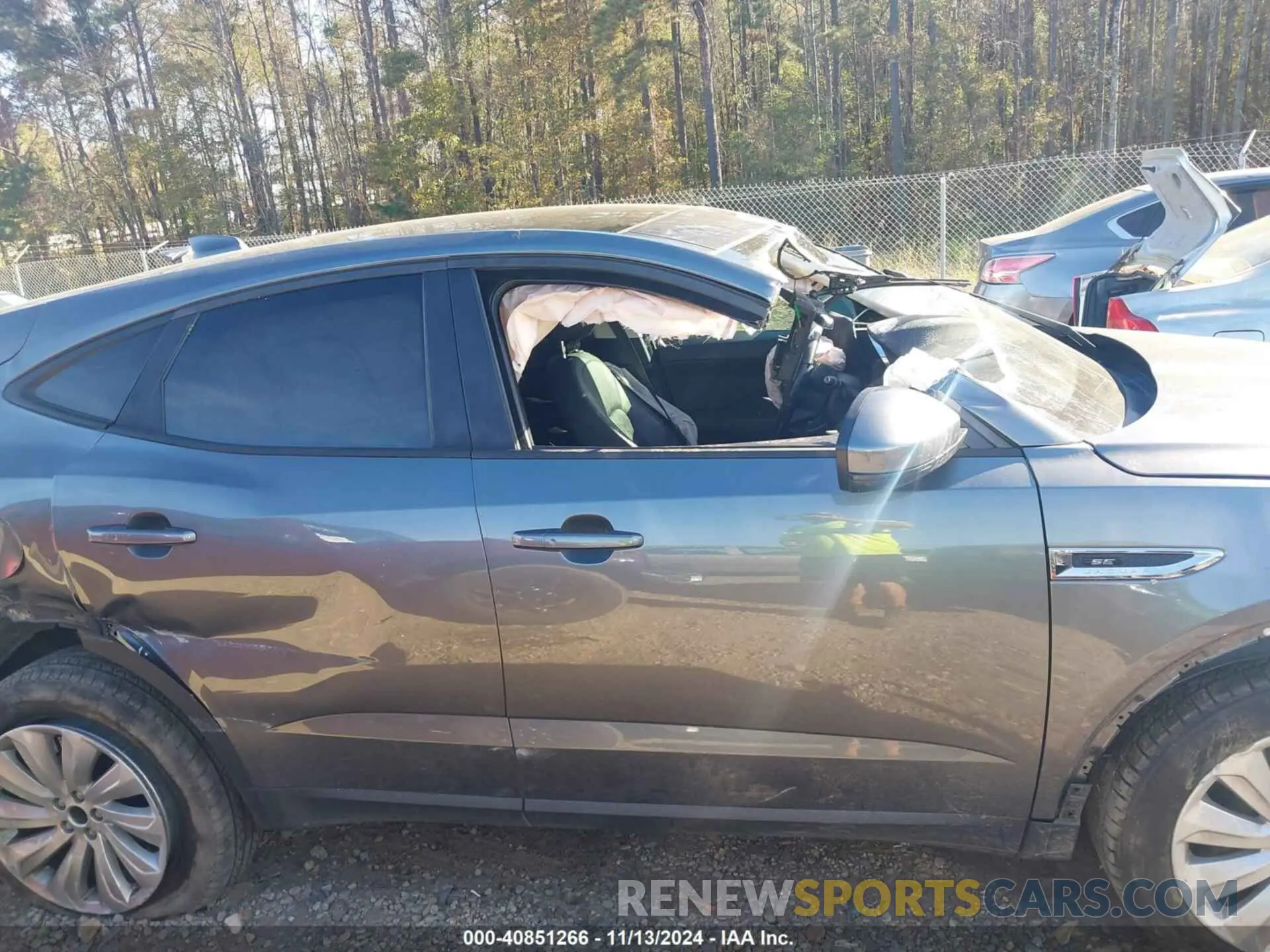 12 Photograph of a damaged car SADFP2FX7K1Z43185 JAGUAR E-PACE 2019