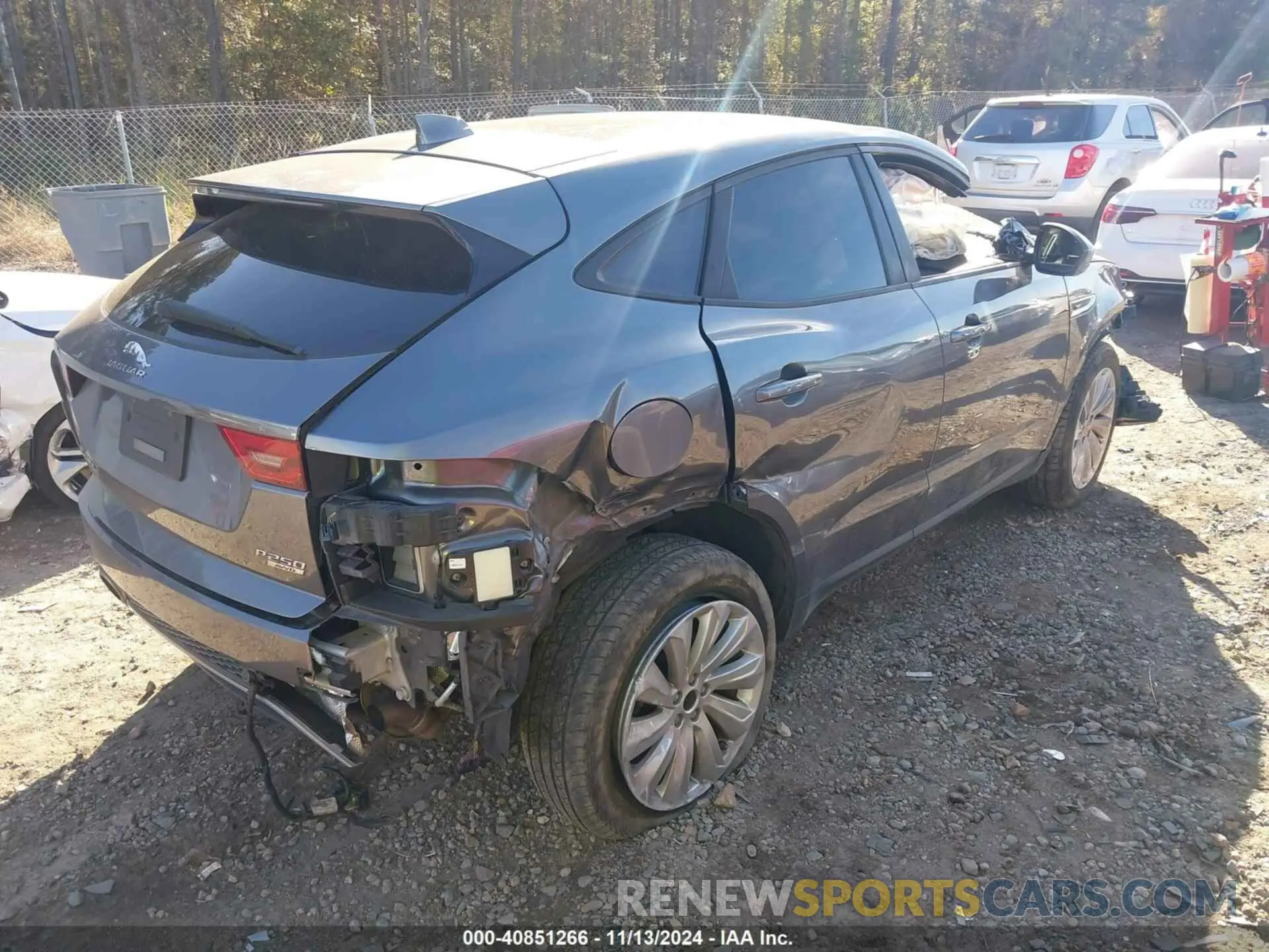 4 Photograph of a damaged car SADFP2FX7K1Z43185 JAGUAR E-PACE 2019
