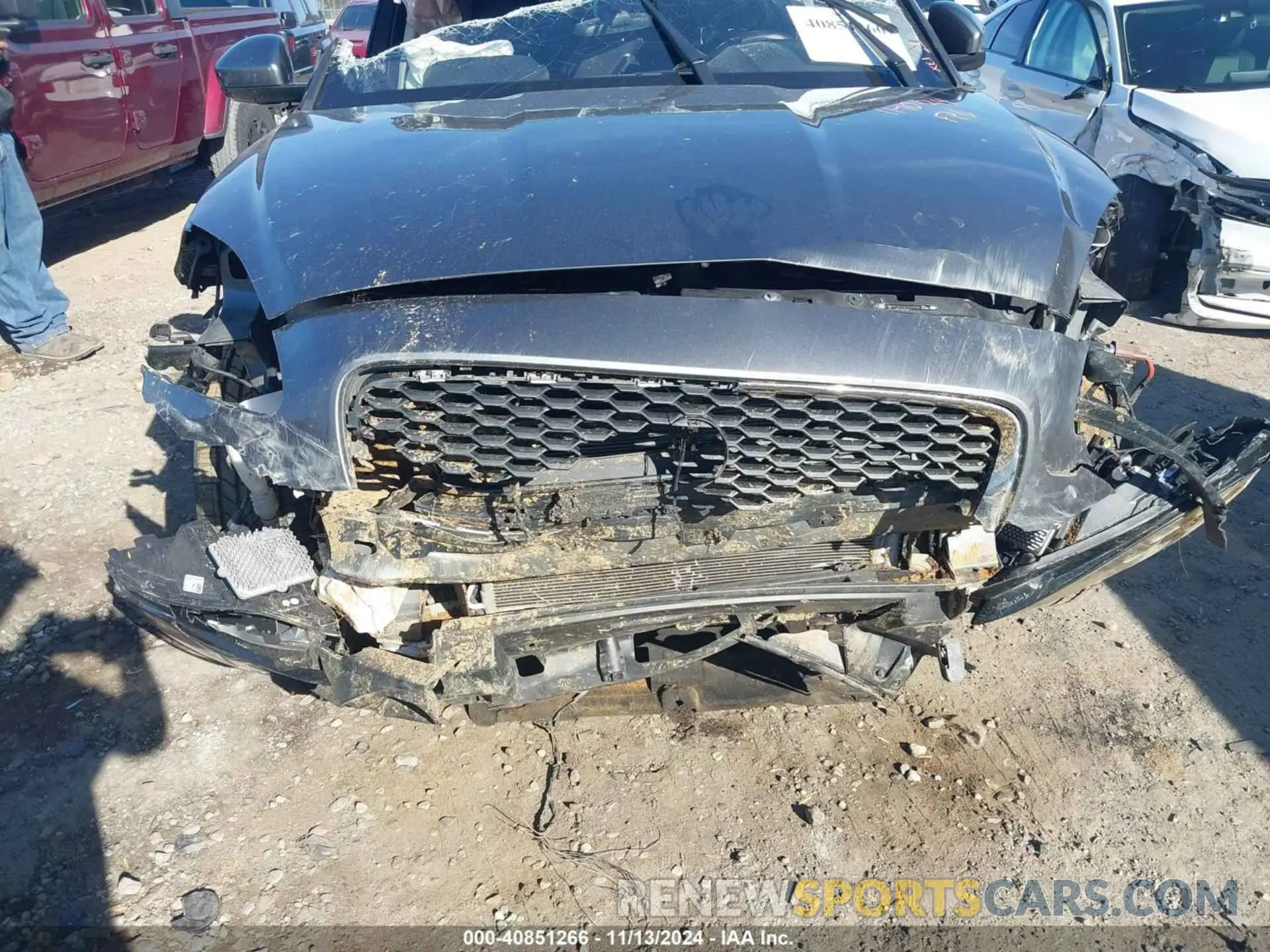 6 Photograph of a damaged car SADFP2FX7K1Z43185 JAGUAR E-PACE 2019
