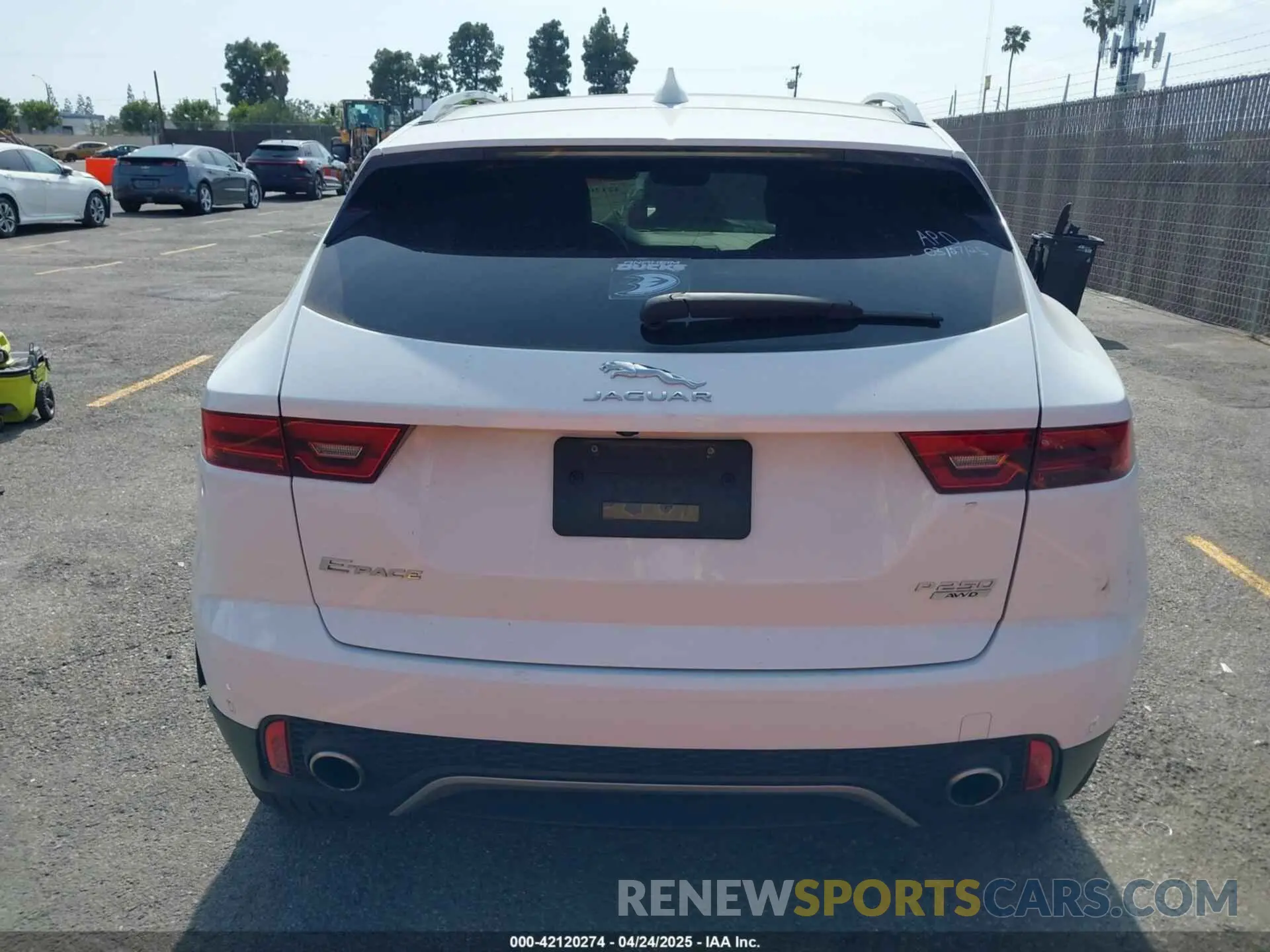 16 Фотография поврежденного автомобиля SADFP2FX8K1Z70007 JAGUAR E-PACE 2019