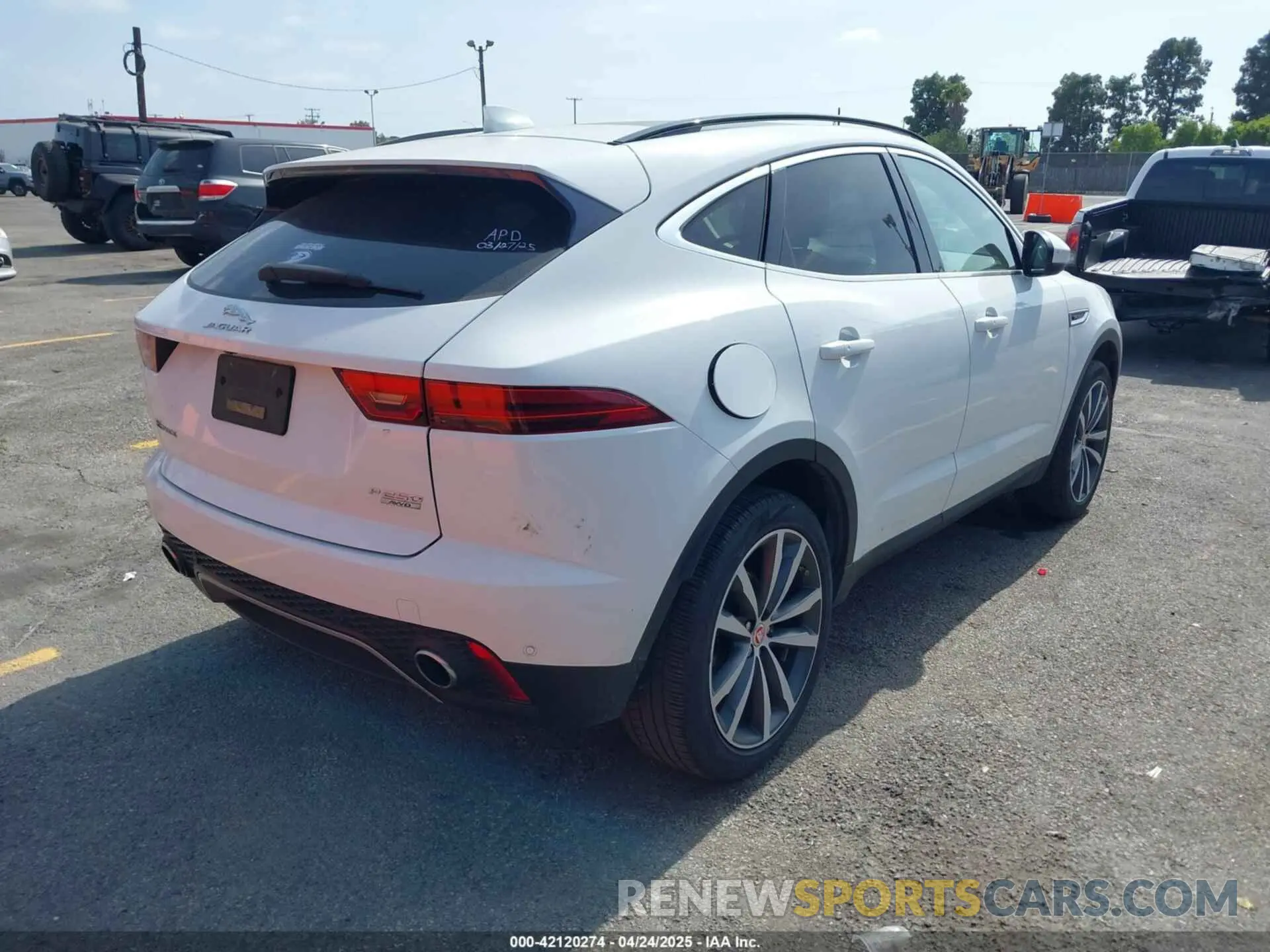 4 Фотография поврежденного автомобиля SADFP2FX8K1Z70007 JAGUAR E-PACE 2019