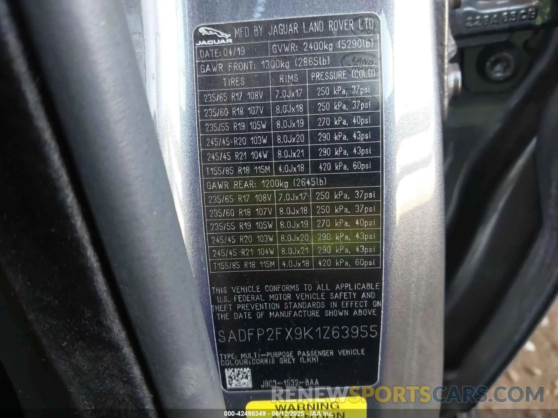 9 Photograph of a damaged car SADFP2FX9K1Z63955 JAGUAR E-PACE 2019