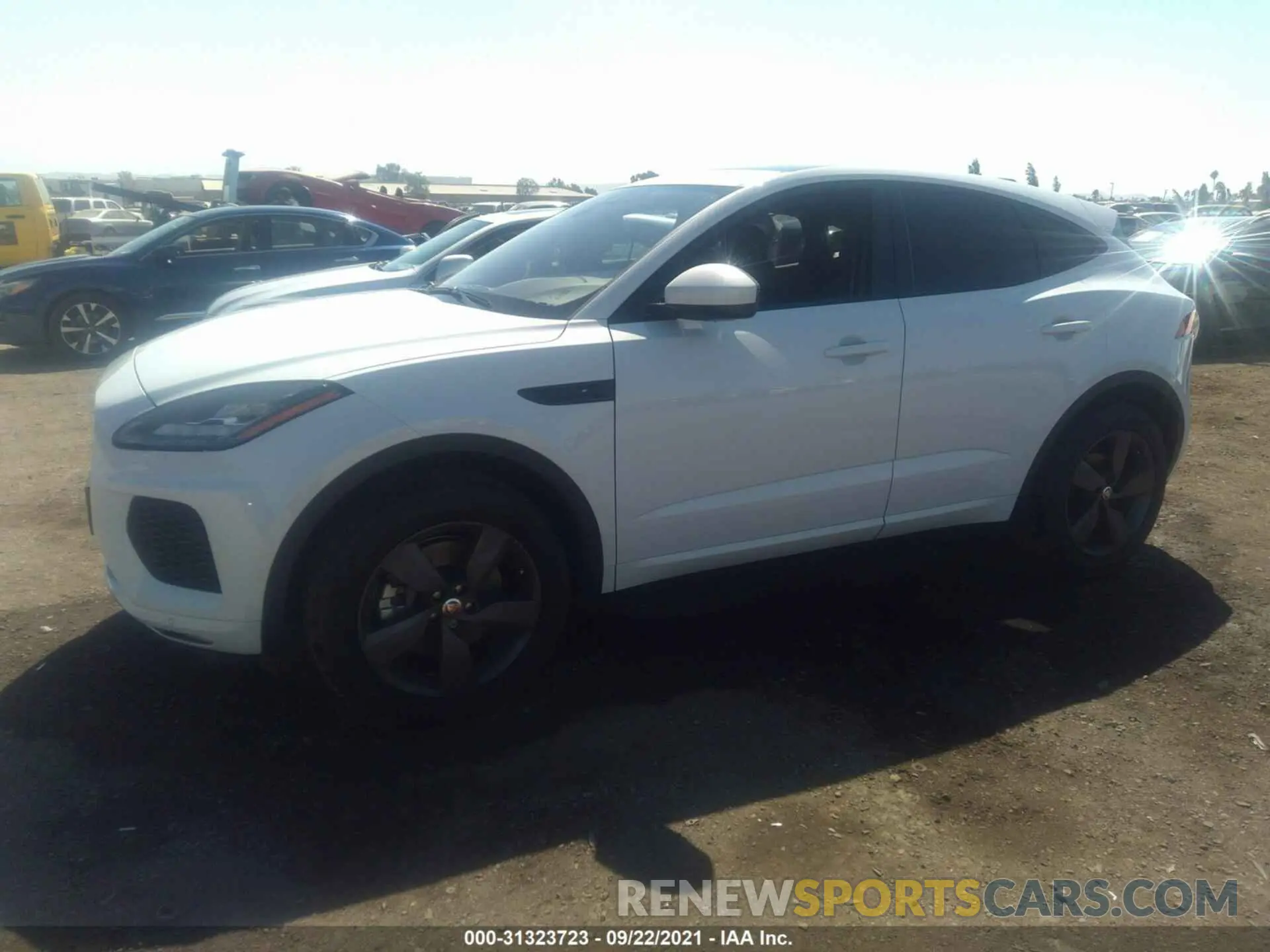 2 Фотография поврежденного автомобиля SADF12FX9L1Z80788 JAGUAR E-PACE 2020