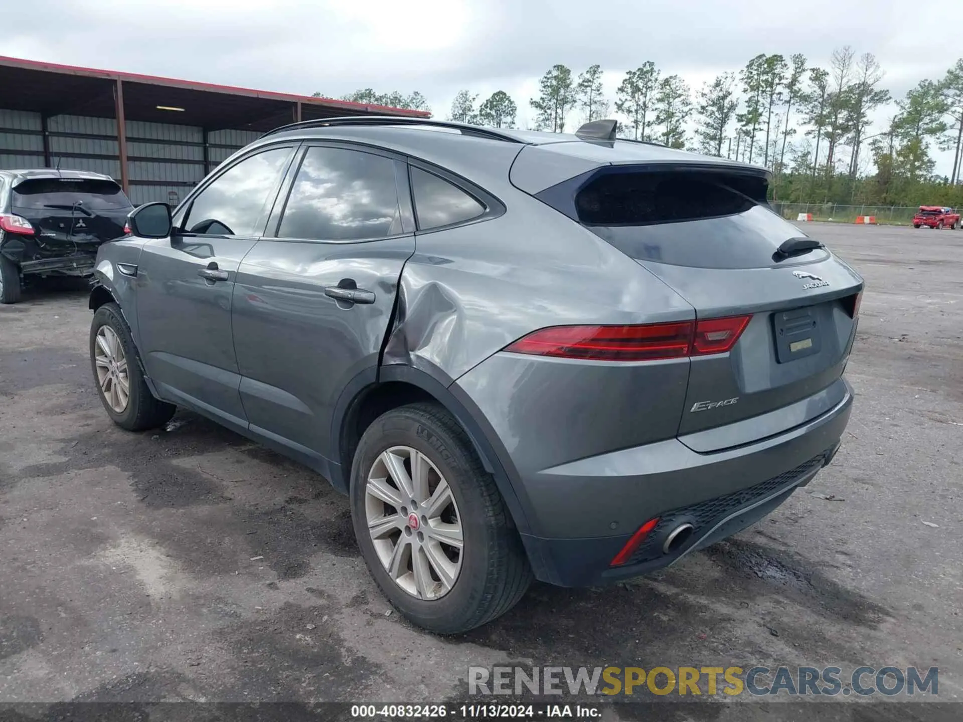 3 Photograph of a damaged car SADFK2FX7L1001234 JAGUAR E-PACE 2020