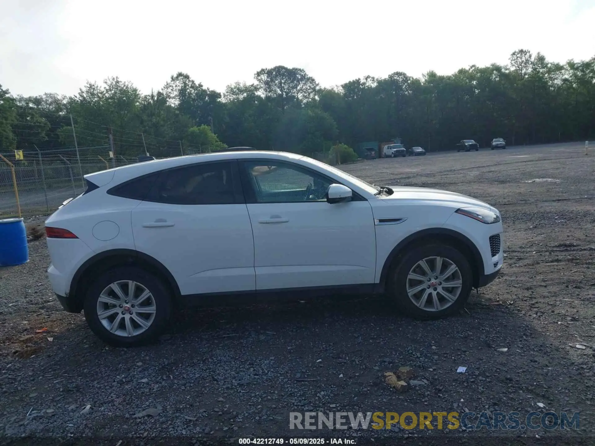 13 Фотография поврежденного автомобиля SADFK2FX9L1Z80738 JAGUAR E-PACE 2020