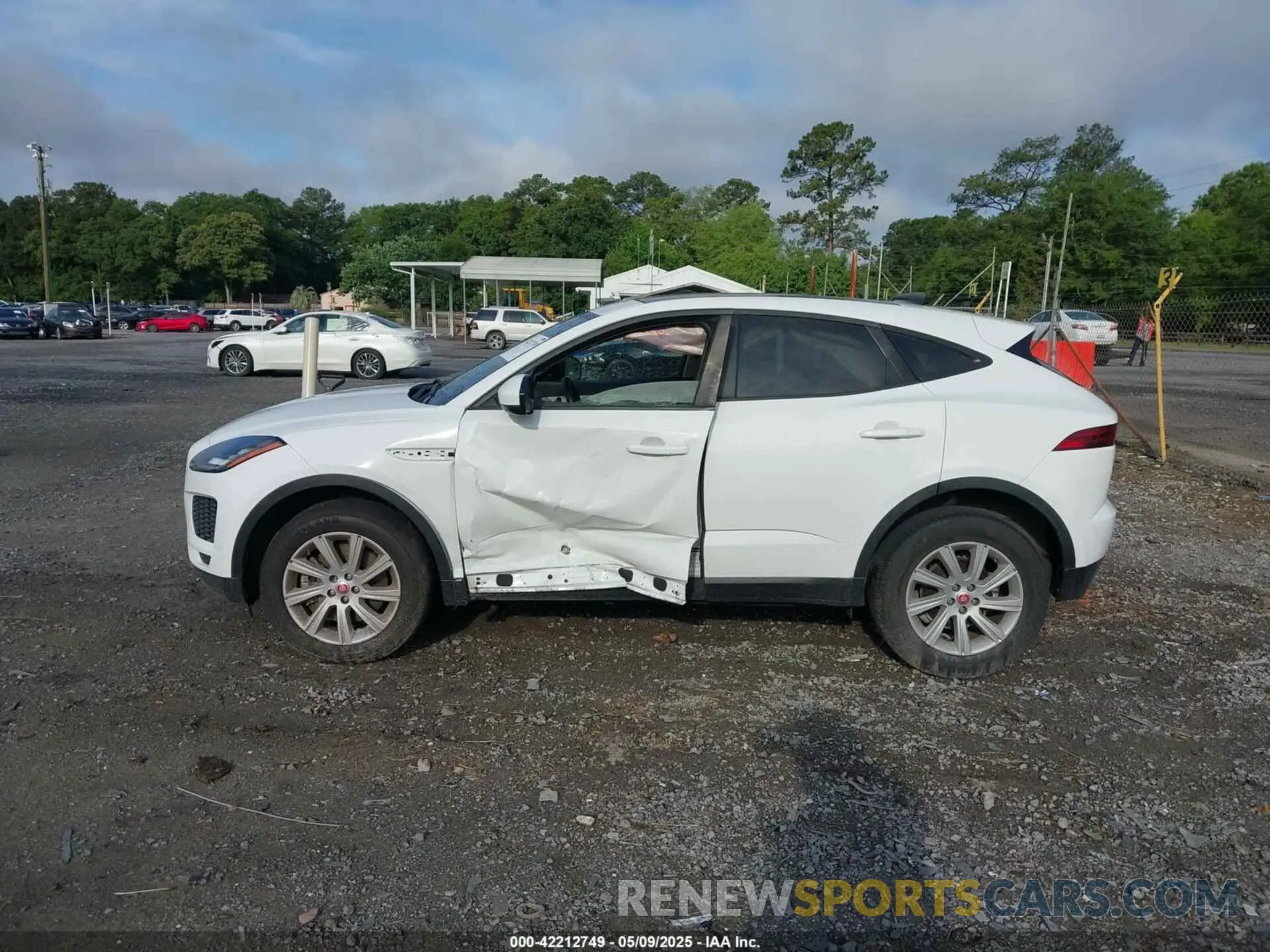 14 Фотография поврежденного автомобиля SADFK2FX9L1Z80738 JAGUAR E-PACE 2020