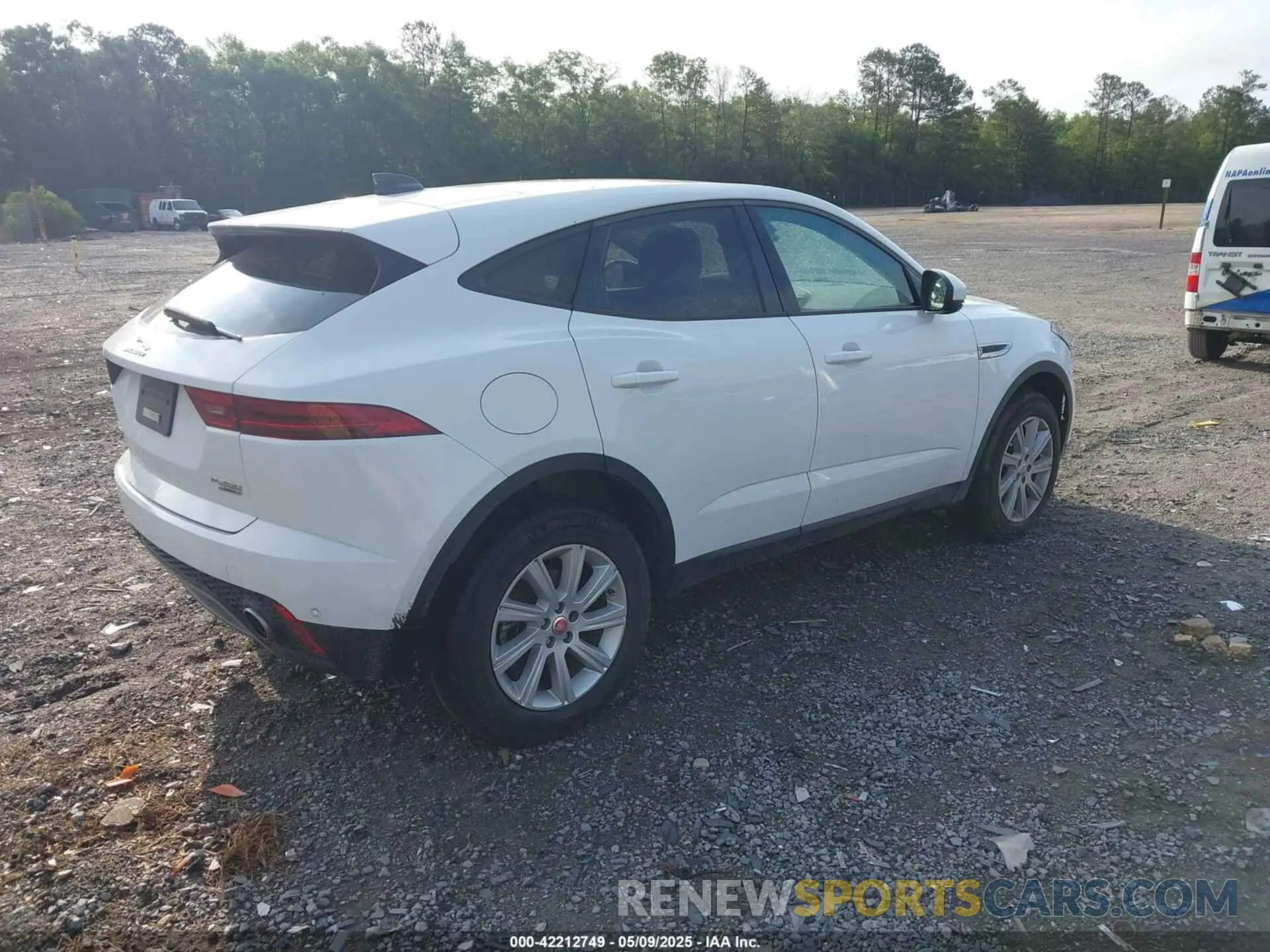 4 Фотография поврежденного автомобиля SADFK2FX9L1Z80738 JAGUAR E-PACE 2020
