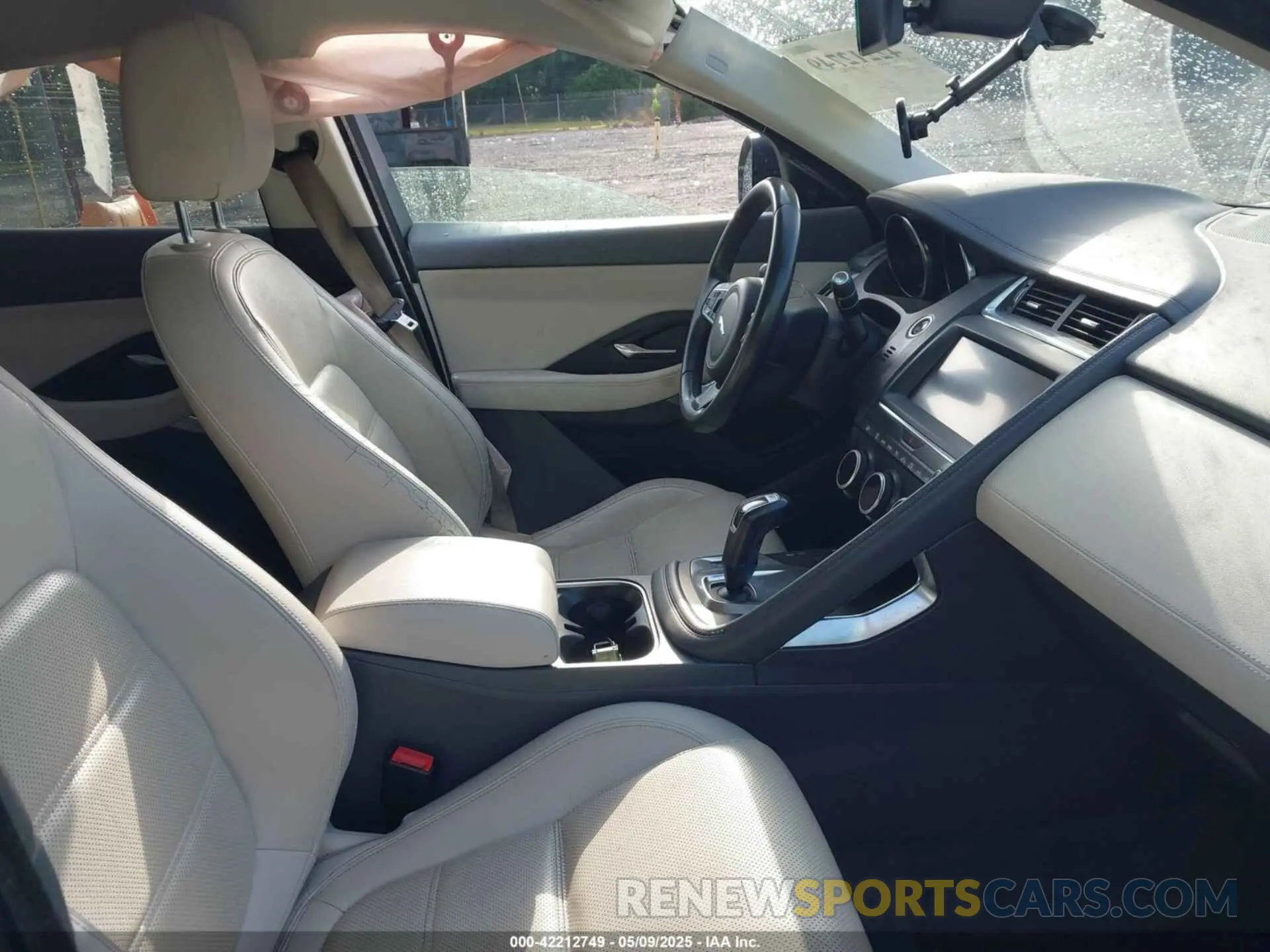 5 Фотография поврежденного автомобиля SADFK2FX9L1Z80738 JAGUAR E-PACE 2020