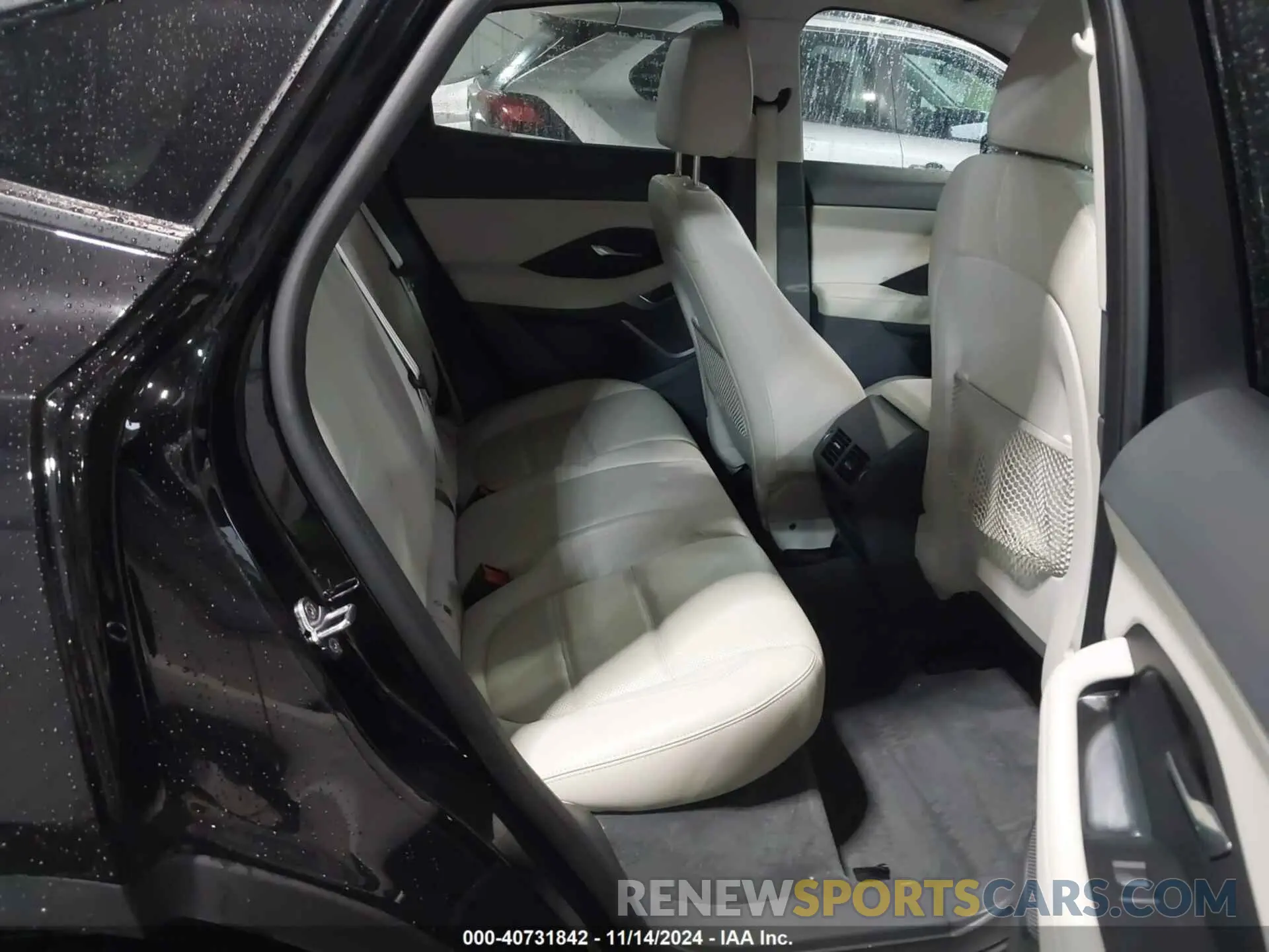 8 Photograph of a damaged car SADFP2FX3L1004164 JAGUAR E-PACE 2020