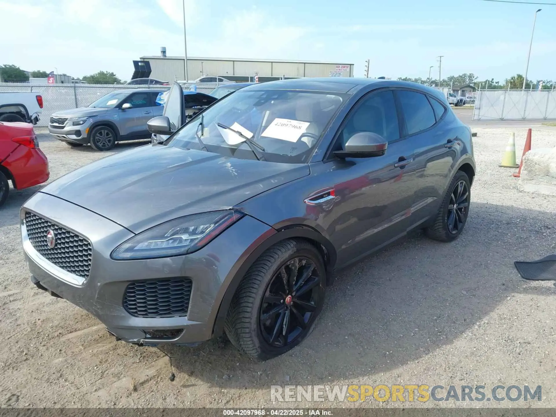 2 Фотография поврежденного автомобиля SADFP2FX4L1Z88845 JAGUAR E-PACE 2020