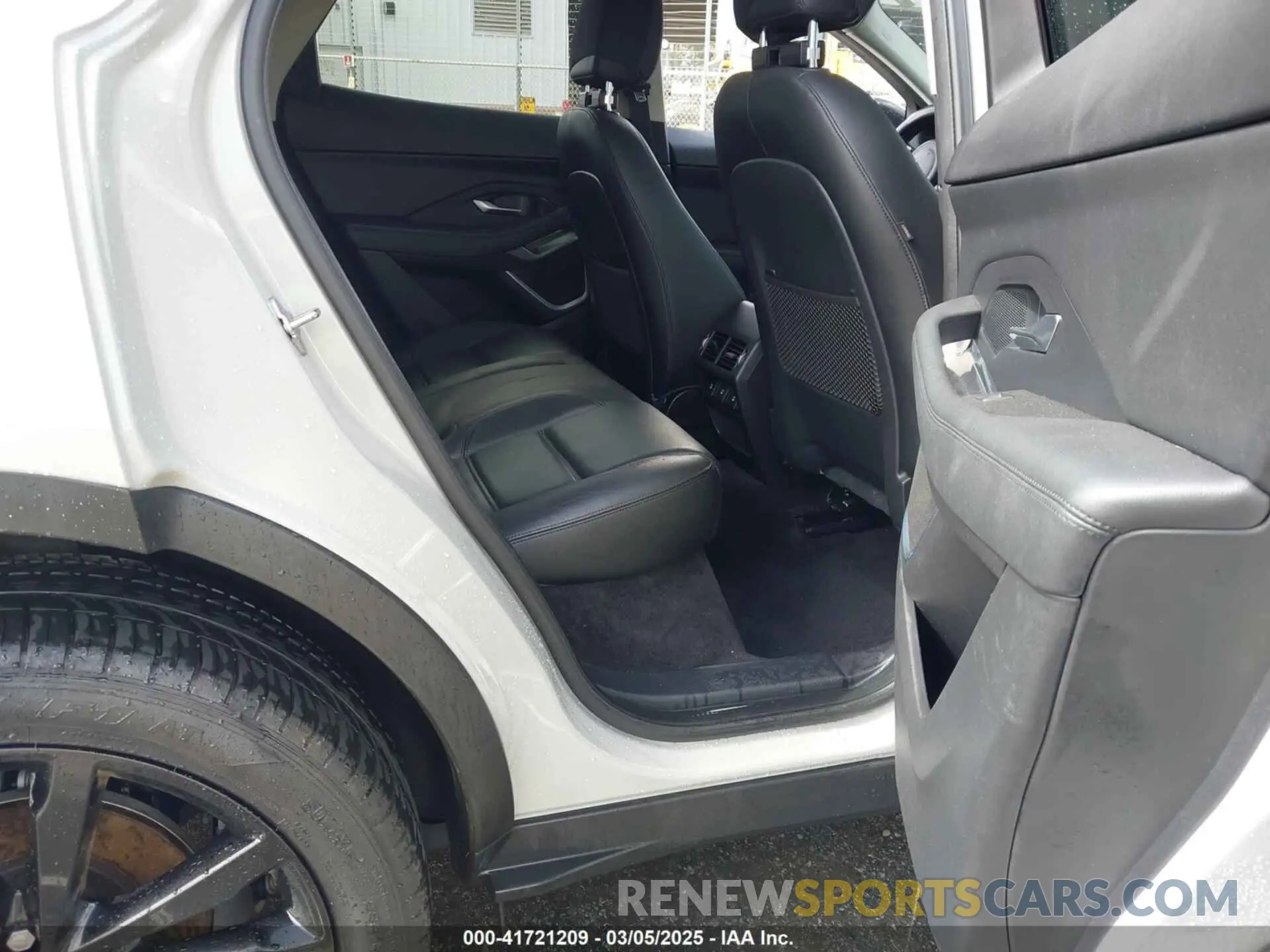 8 Photograph of a damaged car SADFP2FXXL1015324 JAGUAR E-PACE 2020