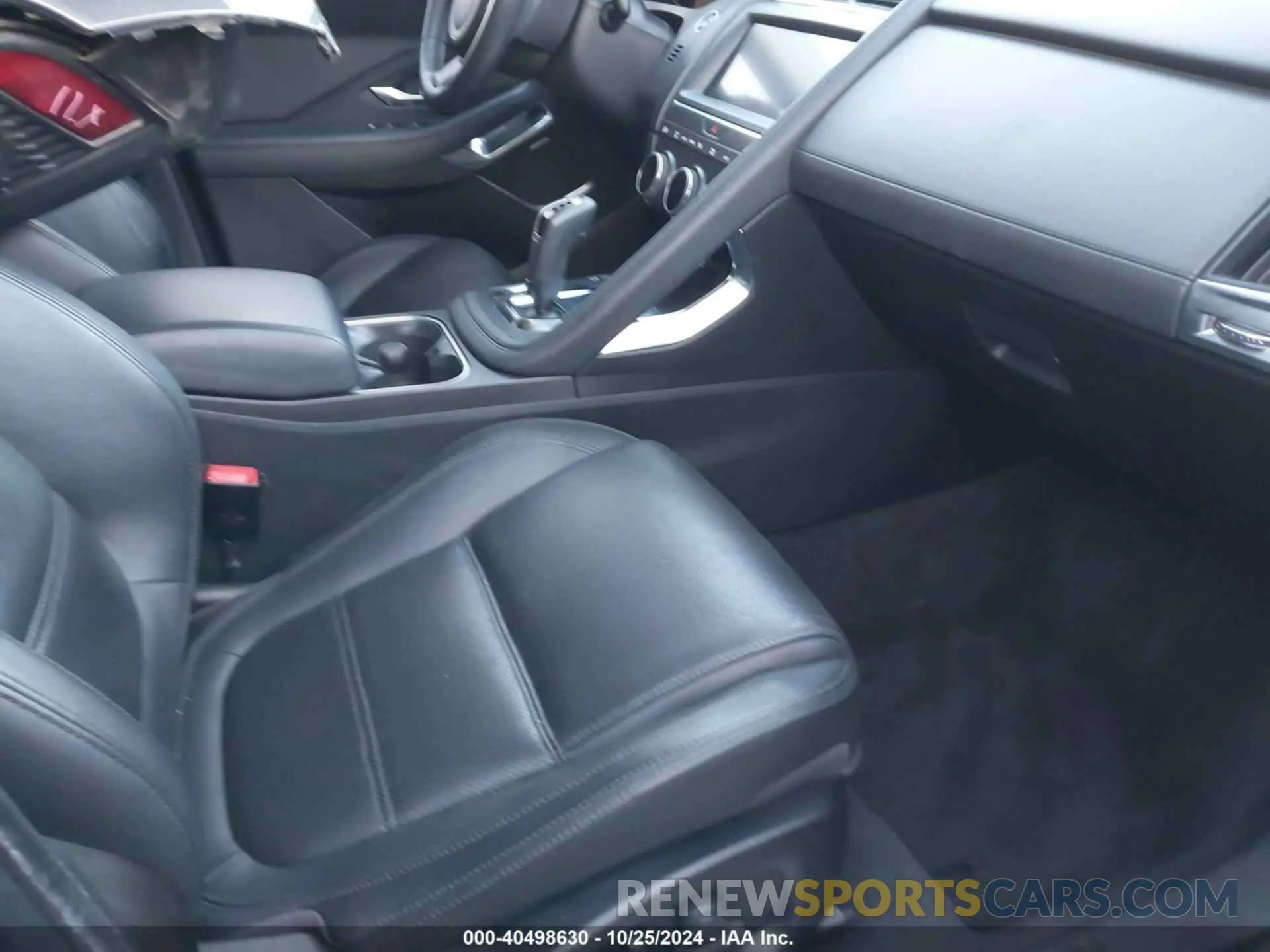 5 Photograph of a damaged car SADFP2FXXL1Z82600 JAGUAR E-PACE 2020