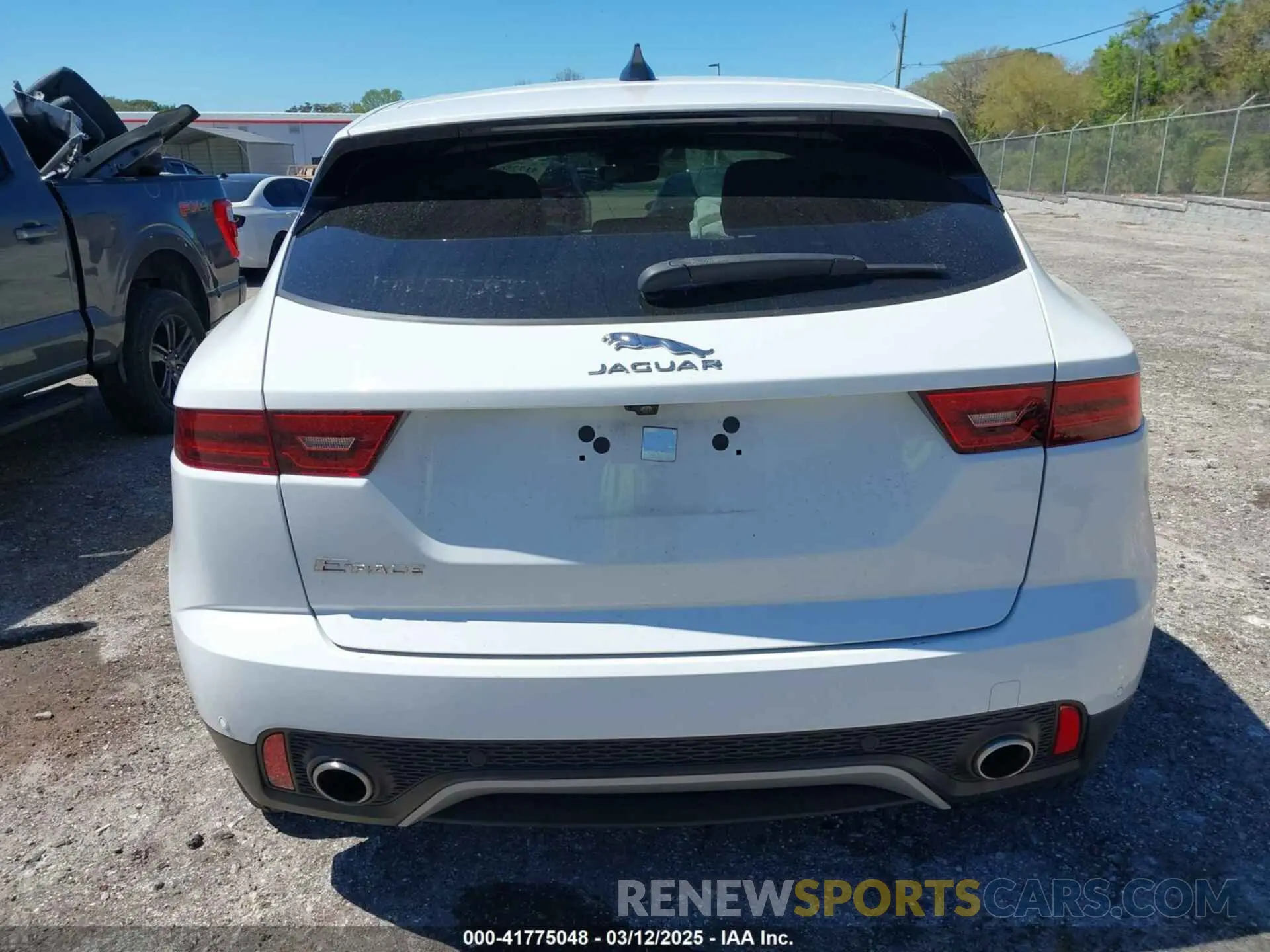 16 Photograph of a damaged car SADFK2FX8N1028364 JAGUAR E-PACE 2022