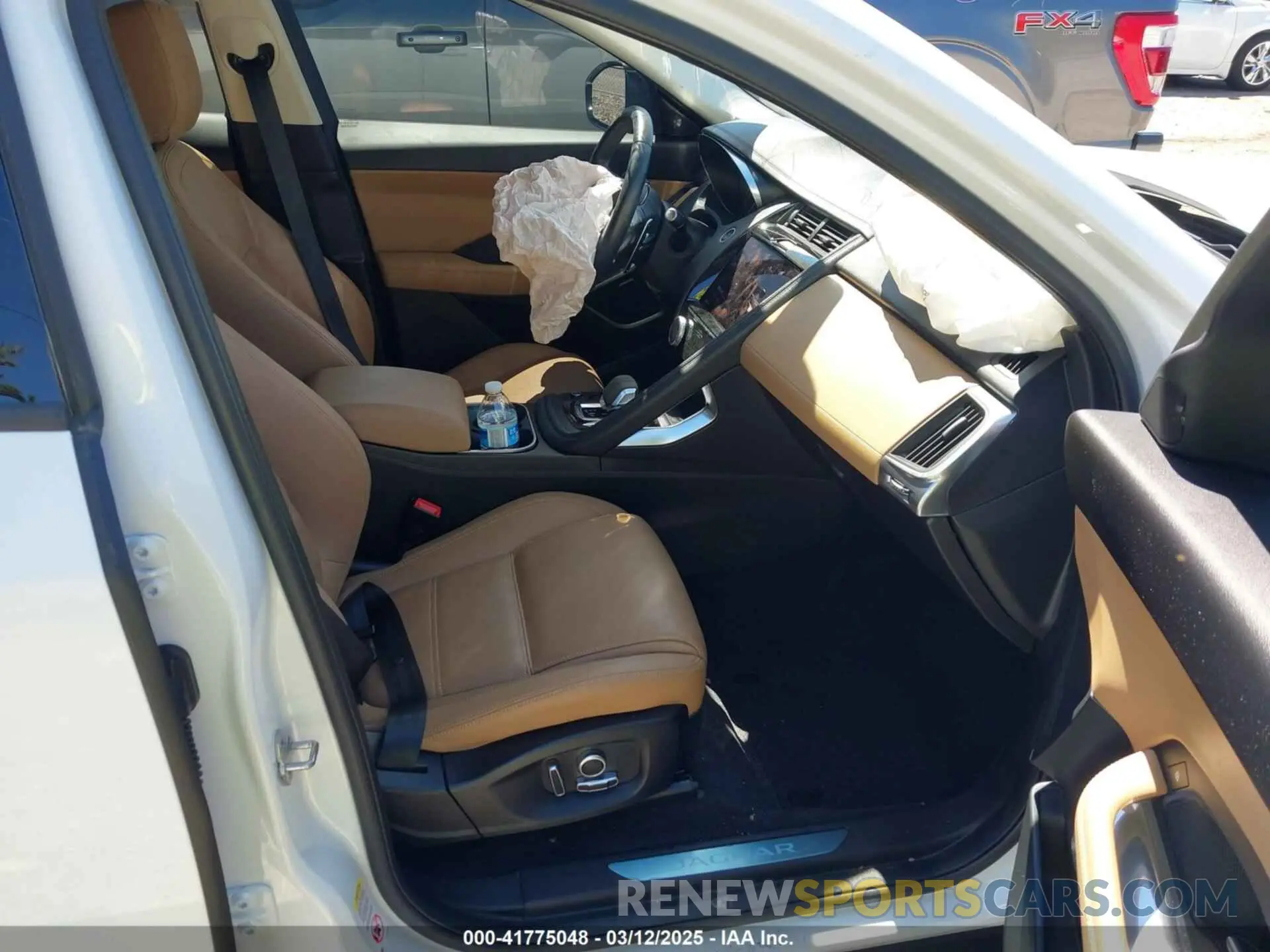 5 Photograph of a damaged car SADFK2FX8N1028364 JAGUAR E-PACE 2022