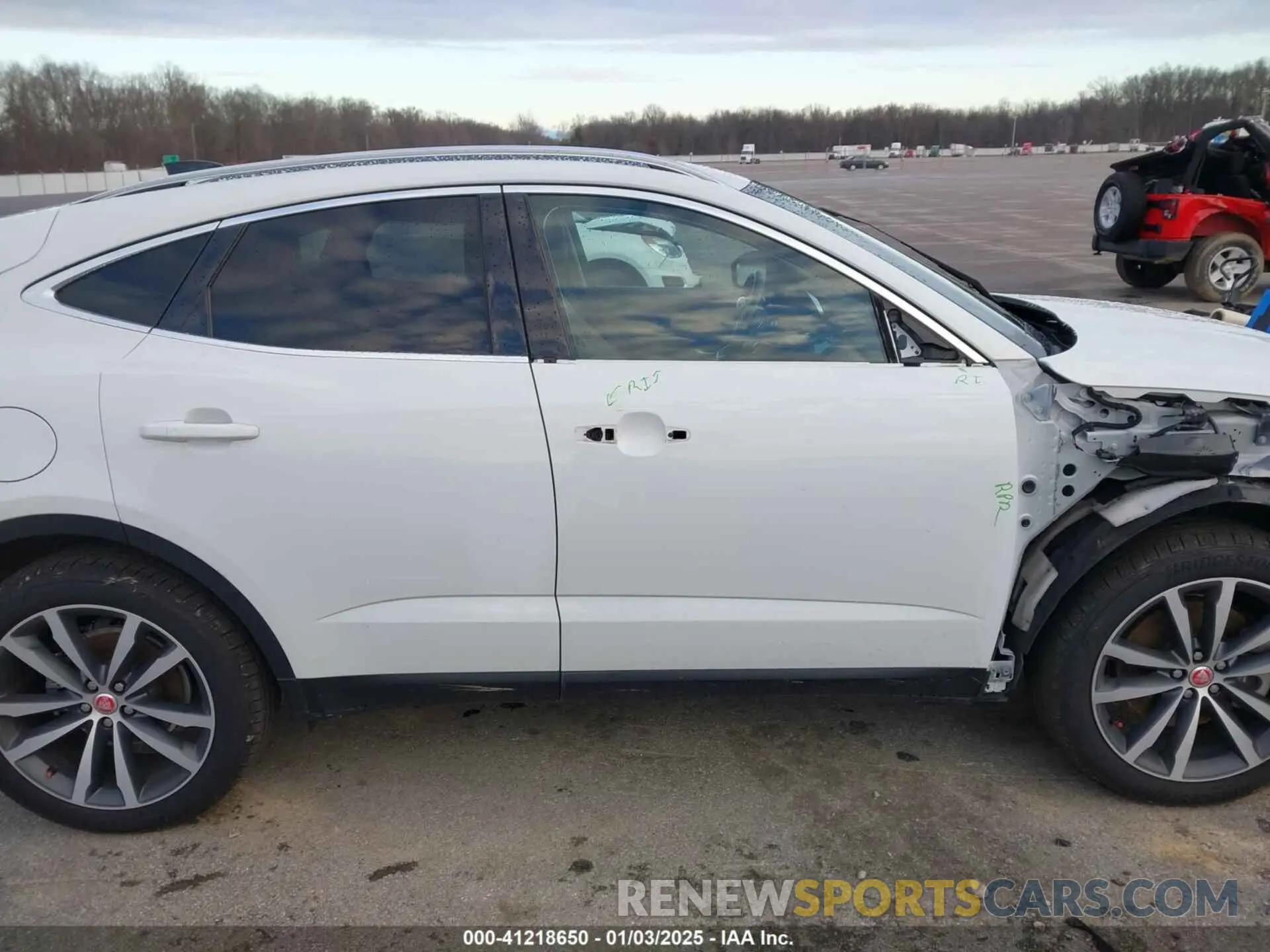 14 Фотография поврежденного автомобиля SADFP2FX3N1031142 JAGUAR E-PACE 2022