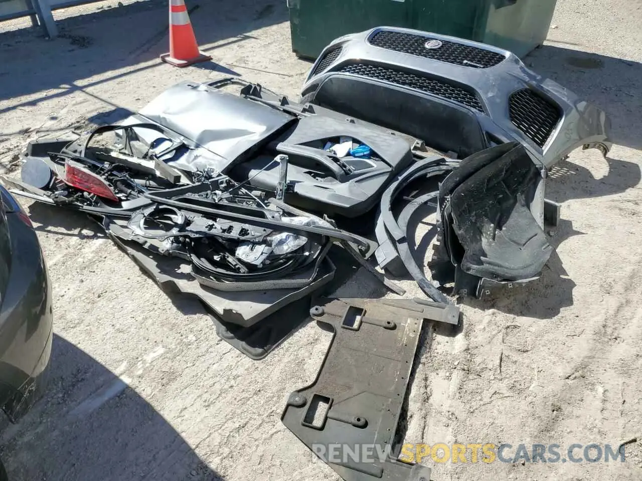 13 Фотография поврежденного автомобиля SADFT2GX1L1008952 JAGUAR ETYPE 2020