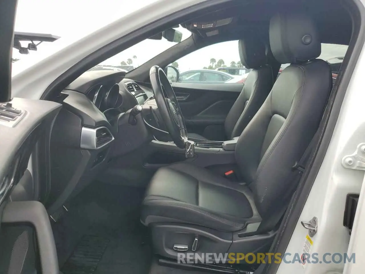 7 Фотография поврежденного автомобиля SADCJ2FX0KA354600 JAGUAR F-PACE 2019