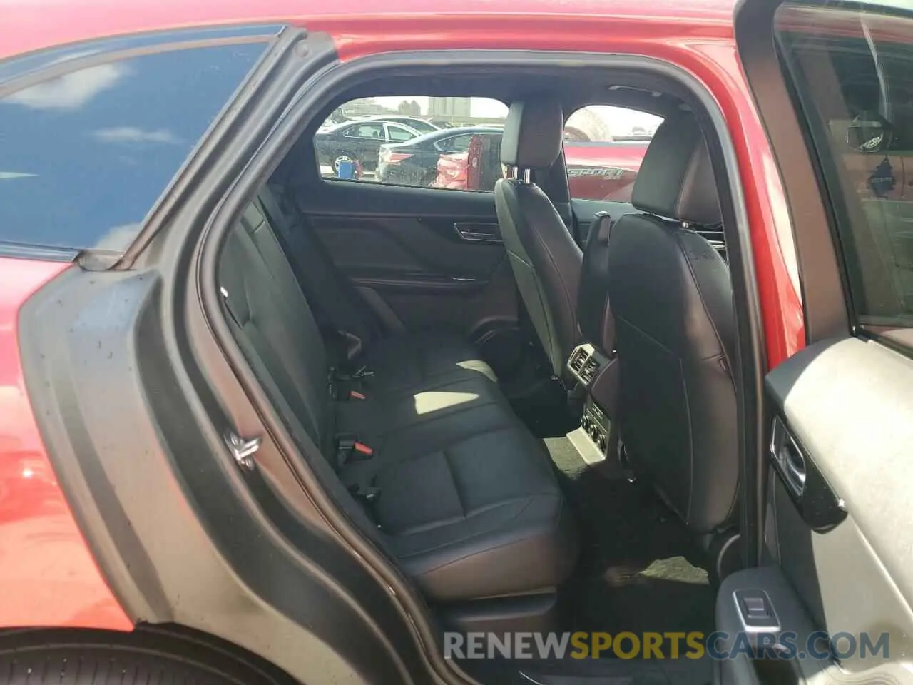 11 Photograph of a damaged car SADCJ2FX0KA397415 JAGUAR F-PACE 2019