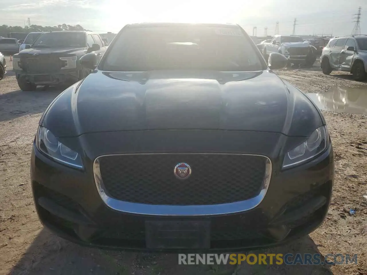 5 Photograph of a damaged car SADCJ2FX0KA399066 JAGUAR F-PACE 2019