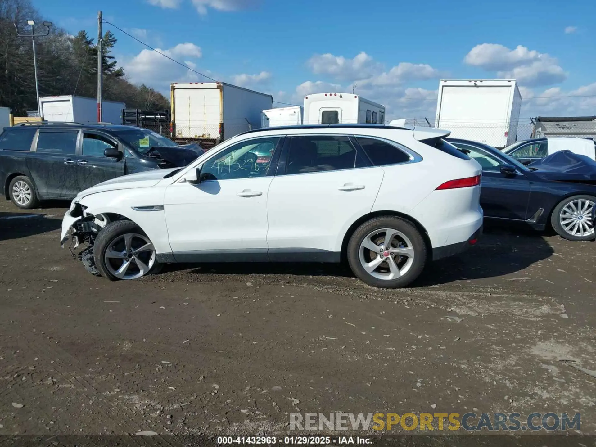 14 Photograph of a damaged car SADCJ2FX2KA357093 JAGUAR F-PACE 2019