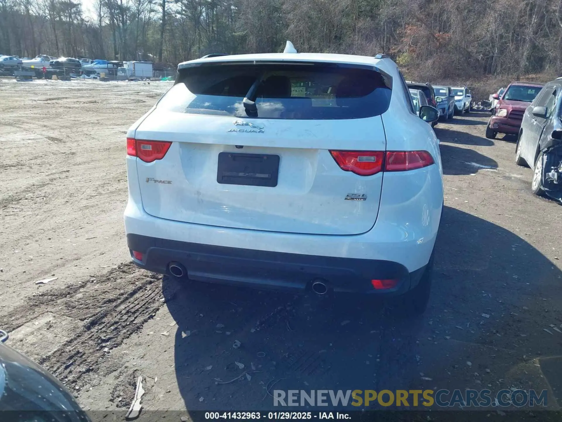 16 Photograph of a damaged car SADCJ2FX2KA357093 JAGUAR F-PACE 2019
