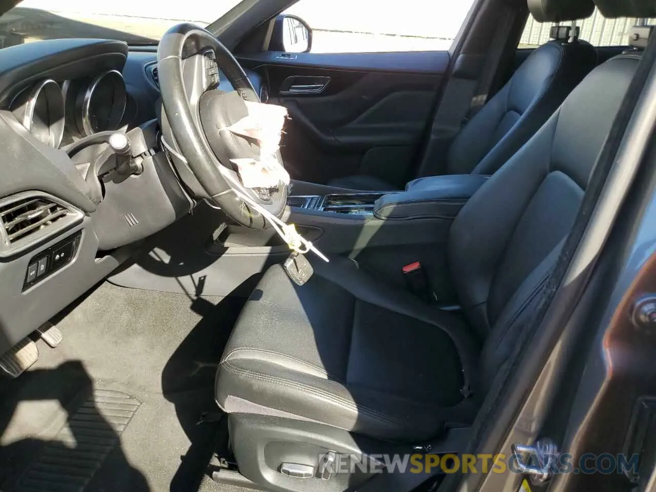 7 Photograph of a damaged car SADCJ2FX2KA398498 JAGUAR F-PACE 2019