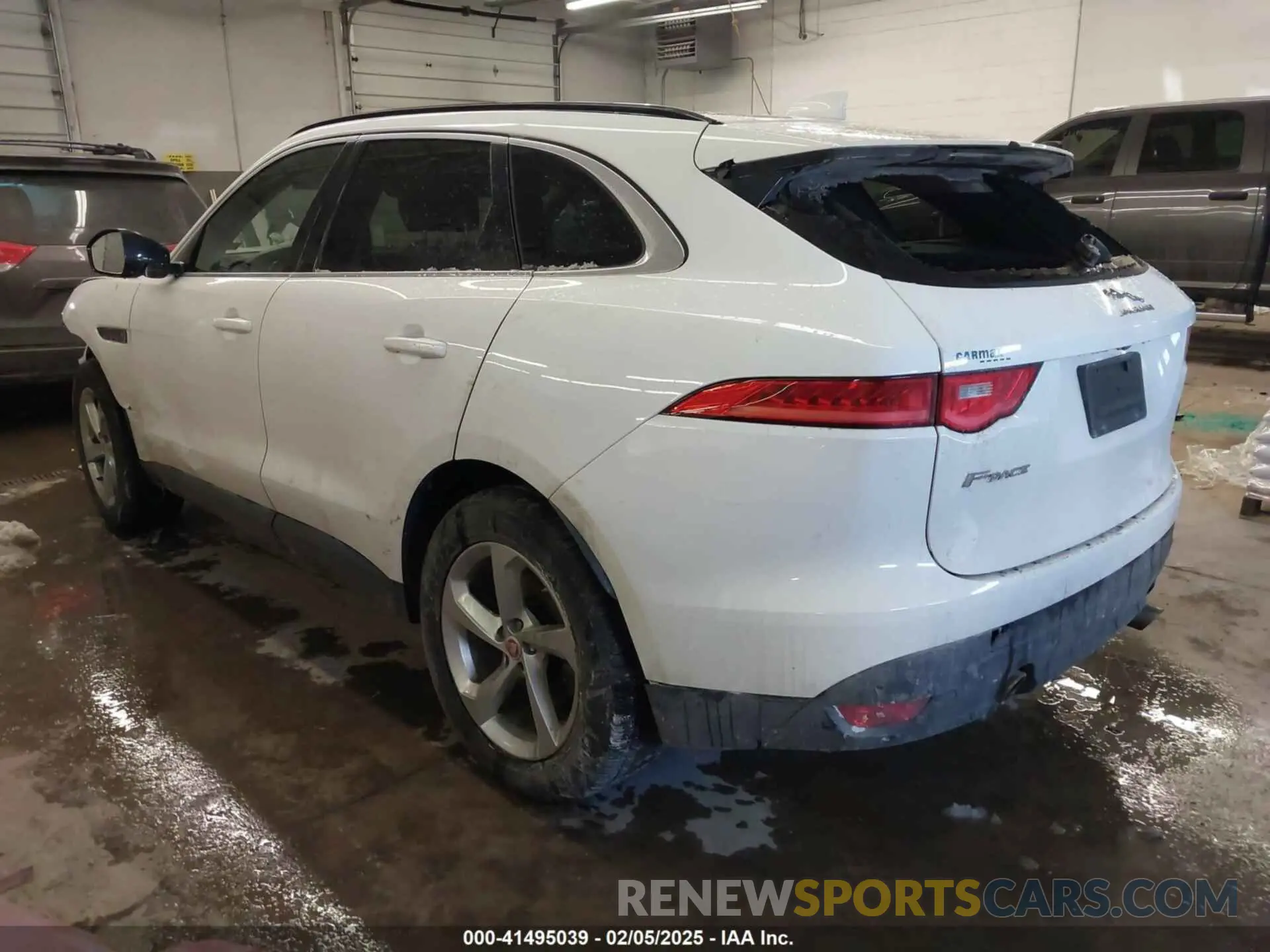 3 Photograph of a damaged car SADCJ2FX5KA615736 JAGUAR F-PACE 2019