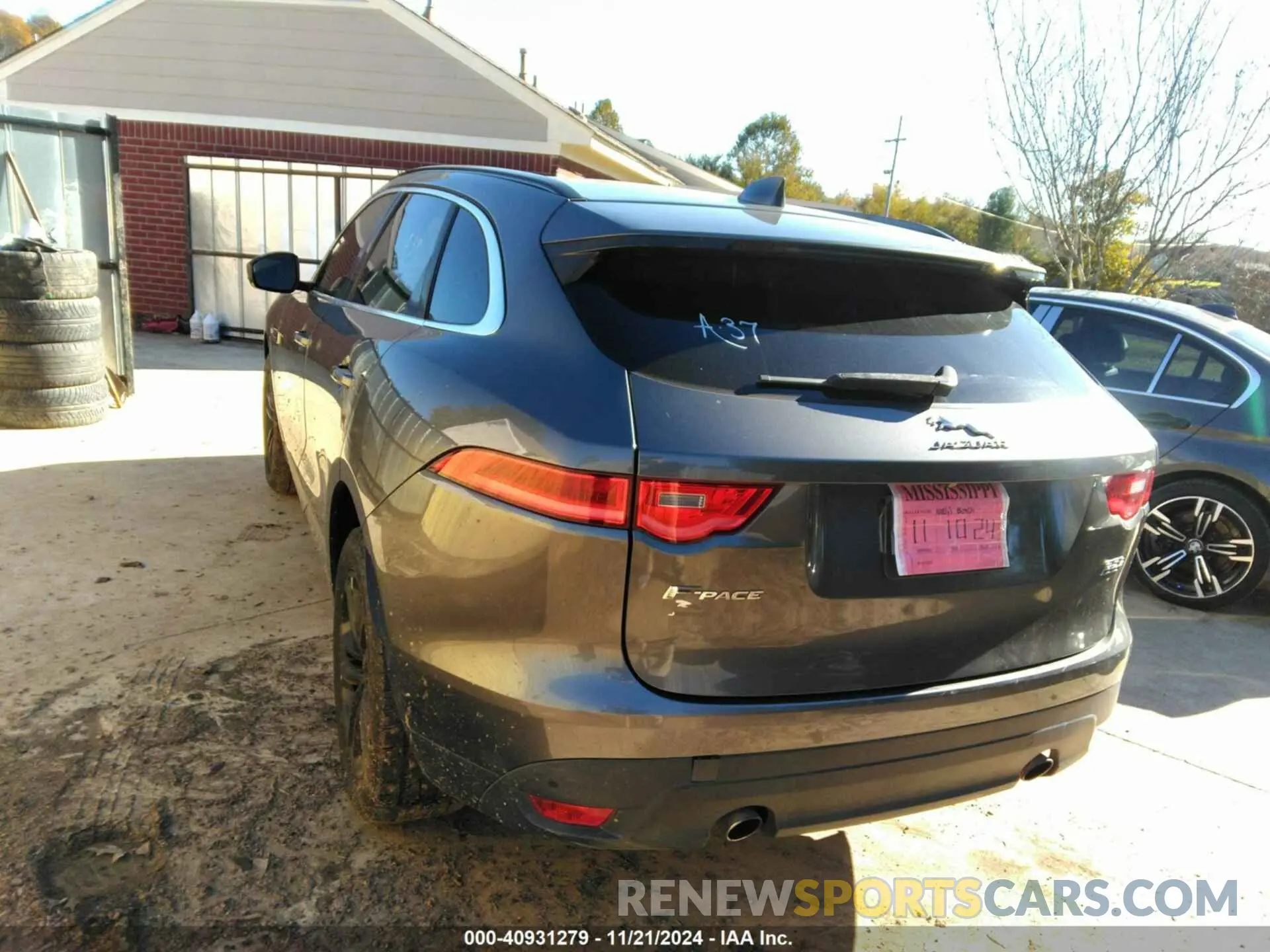 3 Фотография поврежденного автомобиля SADCJ2FX6KA360806 JAGUAR F-PACE 2019