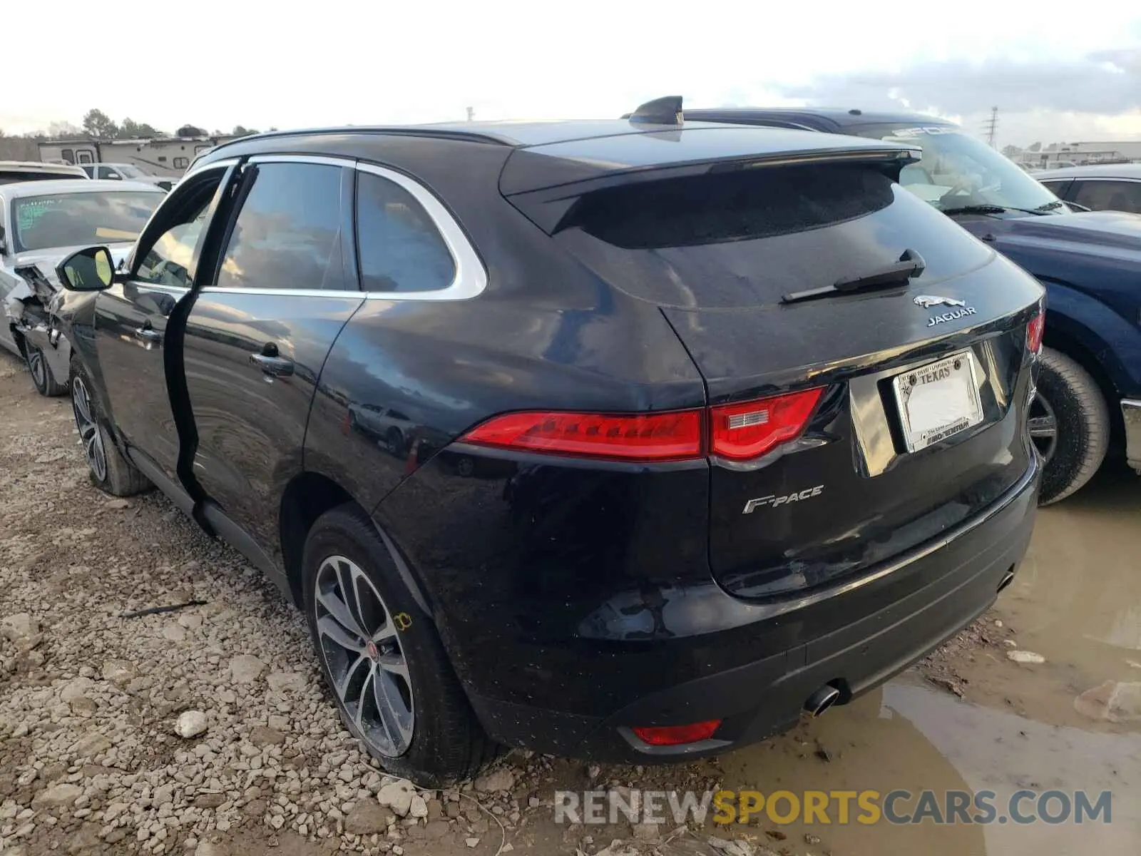 3 Photograph of a damaged car SADCJ2FX6KA368114 JAGUAR F-PACE 2019