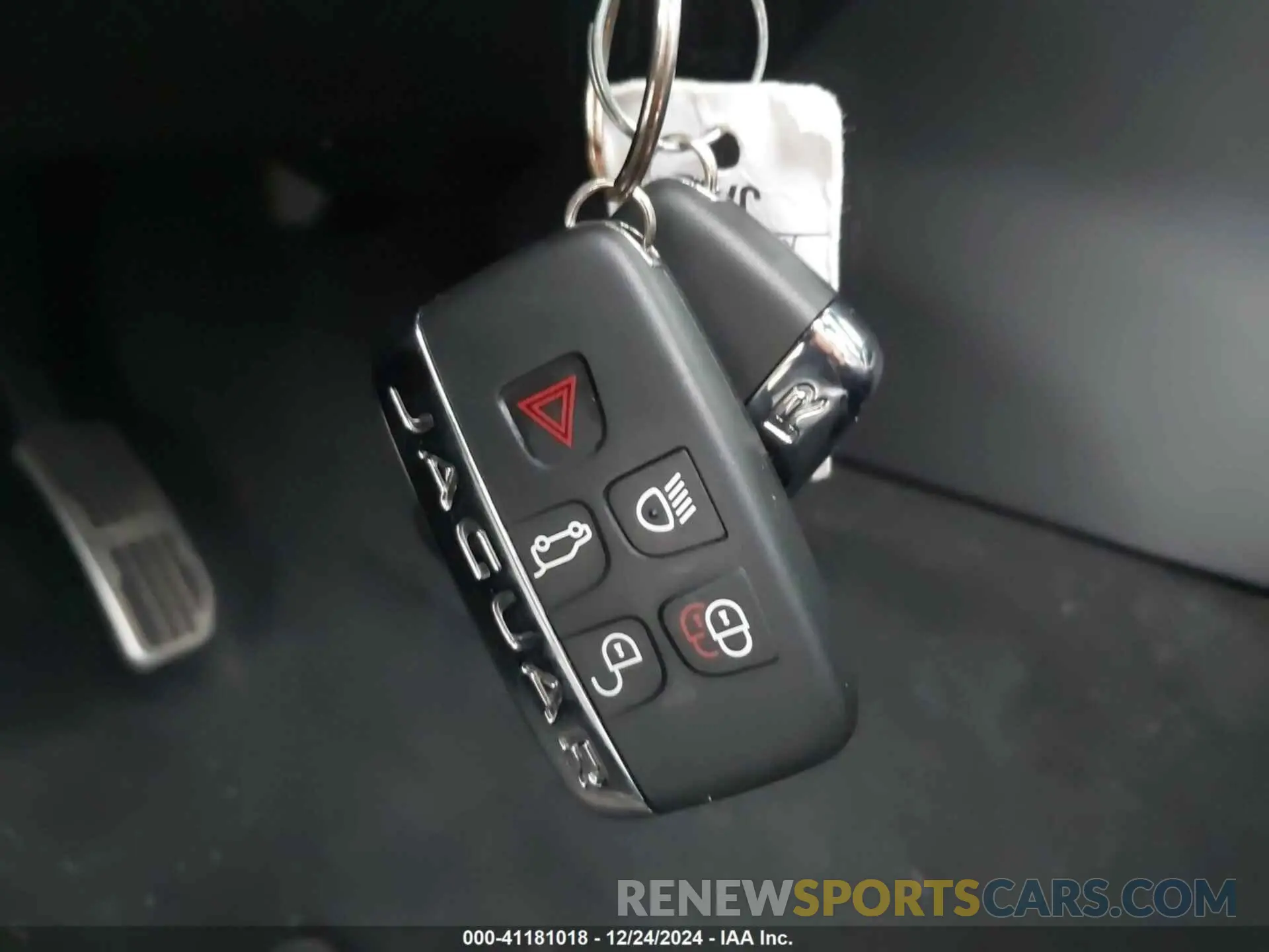 11 Photograph of a damaged car SADCJ2FX8KA367126 JAGUAR F-PACE 2019