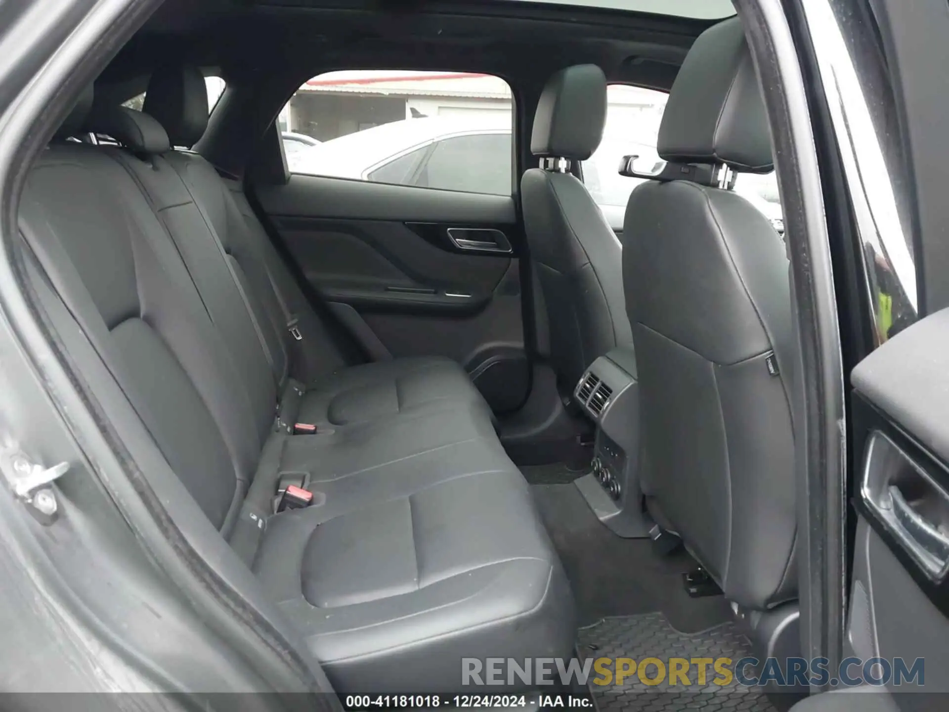 8 Photograph of a damaged car SADCJ2FX8KA367126 JAGUAR F-PACE 2019