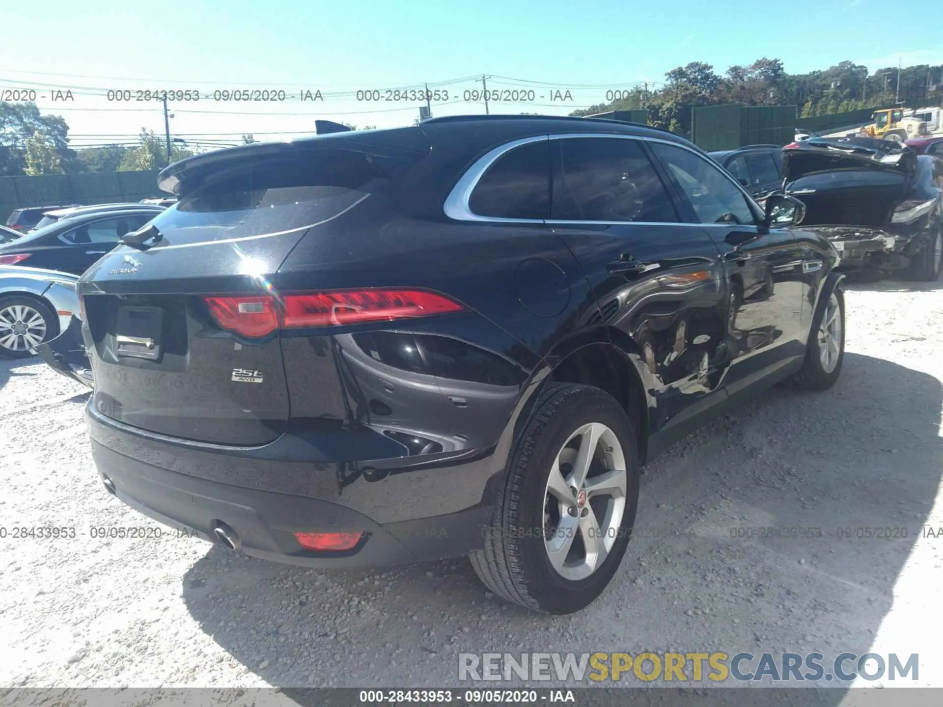 4 Photograph of a damaged car SADCJ2FX9KA607400 JAGUAR F-PACE 2019