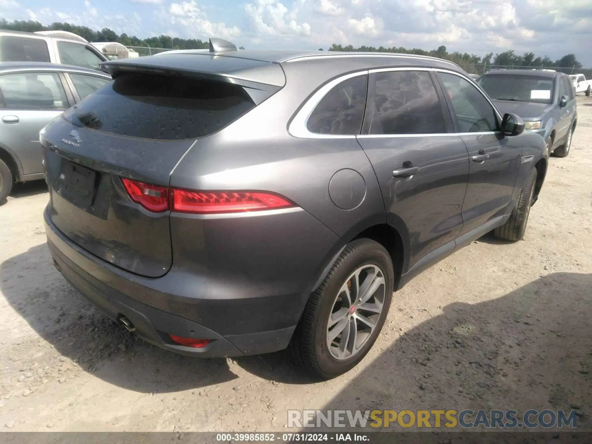 4 Фотография поврежденного автомобиля SADCJ2FXXKA610855 JAGUAR F-PACE 2019
