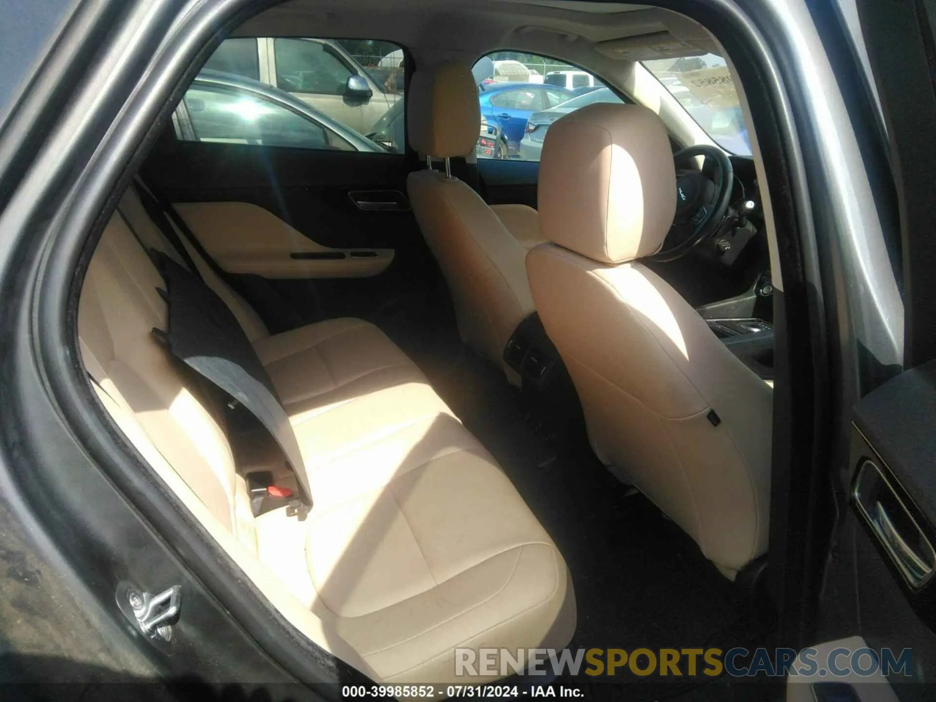 8 Фотография поврежденного автомобиля SADCJ2FXXKA610855 JAGUAR F-PACE 2019