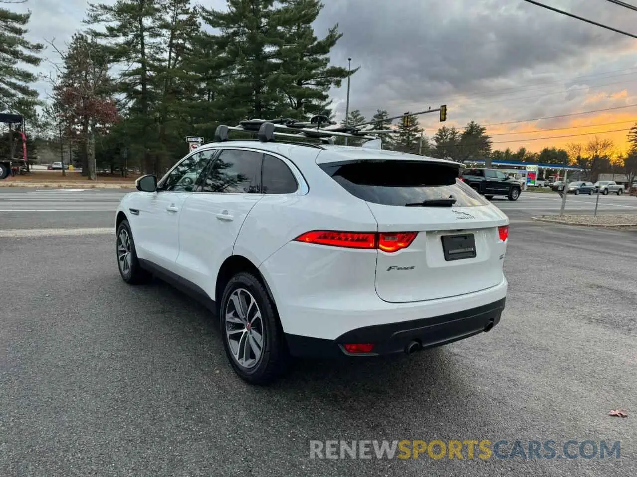 3 Photograph of a damaged car SADCJ2GX3KA361023 JAGUAR F-PACE 2019