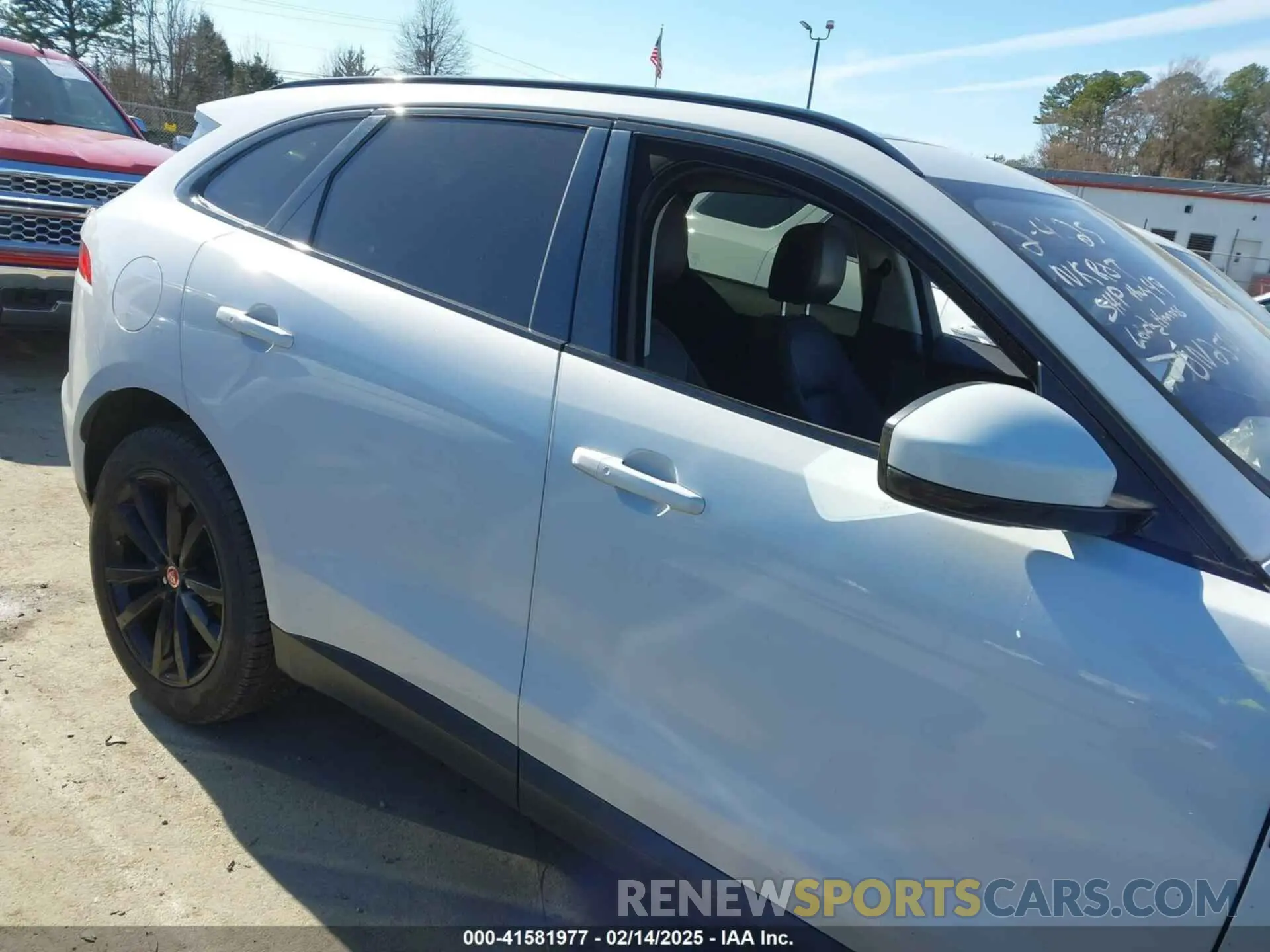 14 Photograph of a damaged car SADCK2FN7KA394765 JAGUAR F-PACE 2019