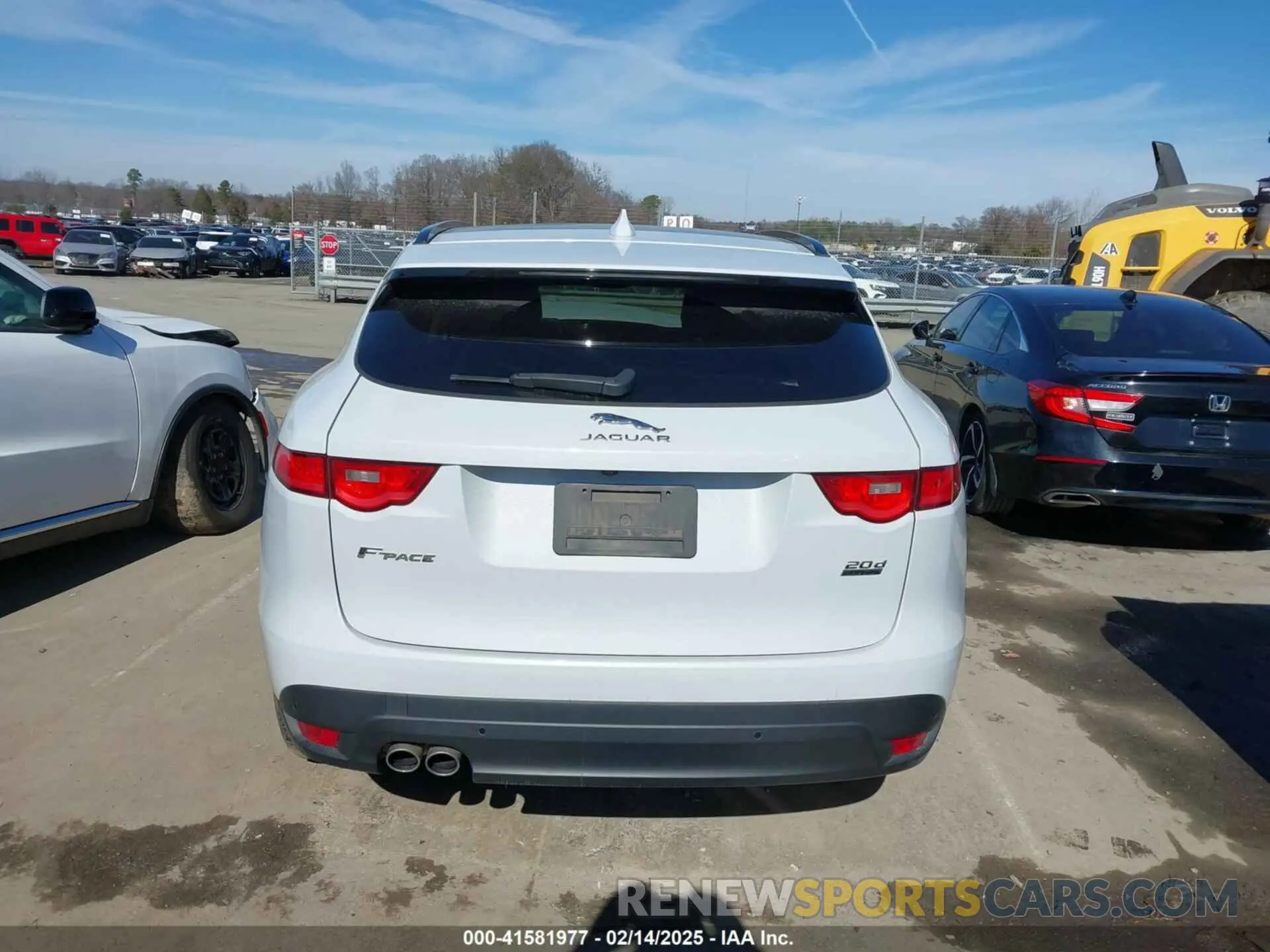 17 Photograph of a damaged car SADCK2FN7KA394765 JAGUAR F-PACE 2019