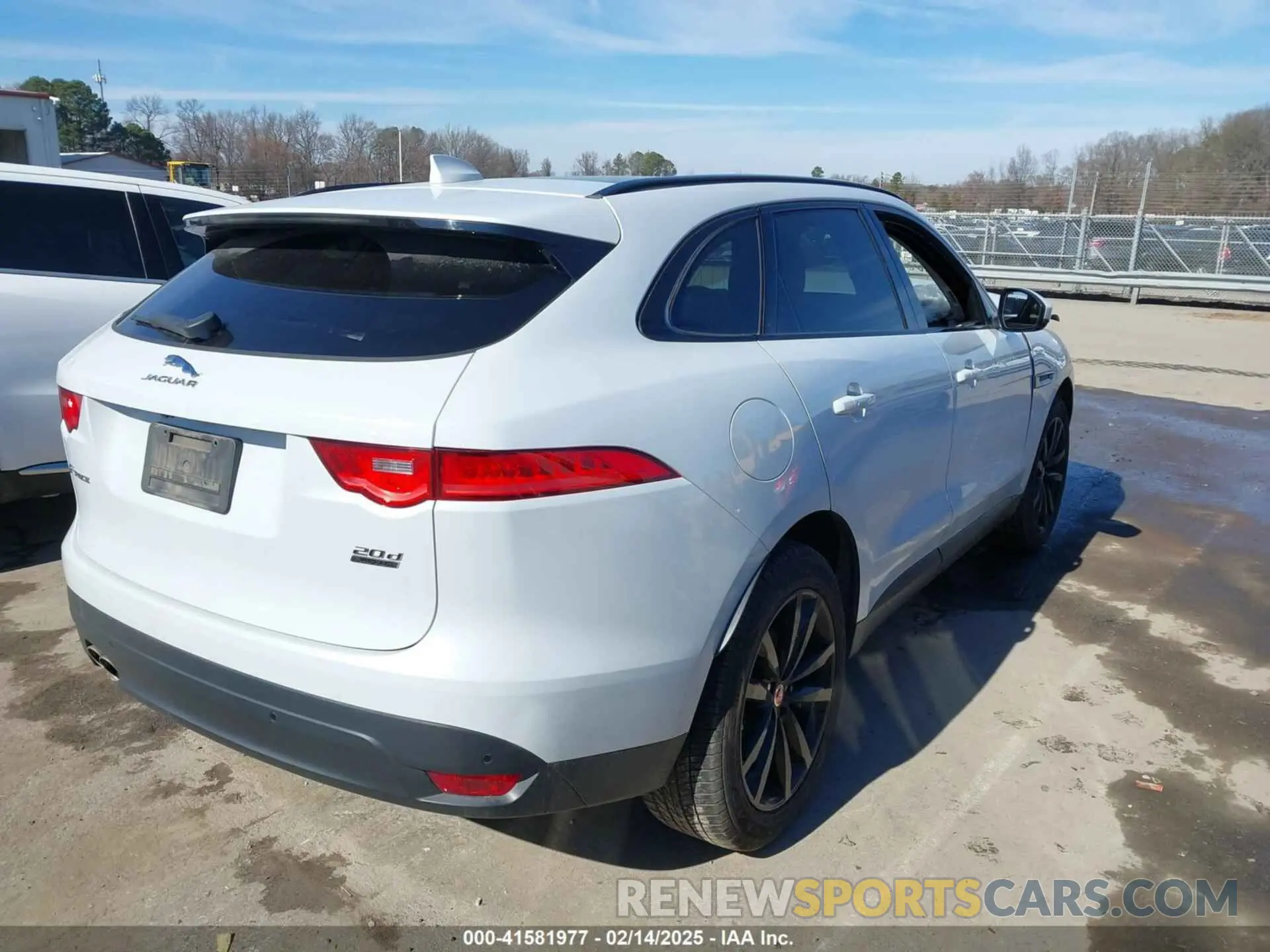 4 Photograph of a damaged car SADCK2FN7KA394765 JAGUAR F-PACE 2019