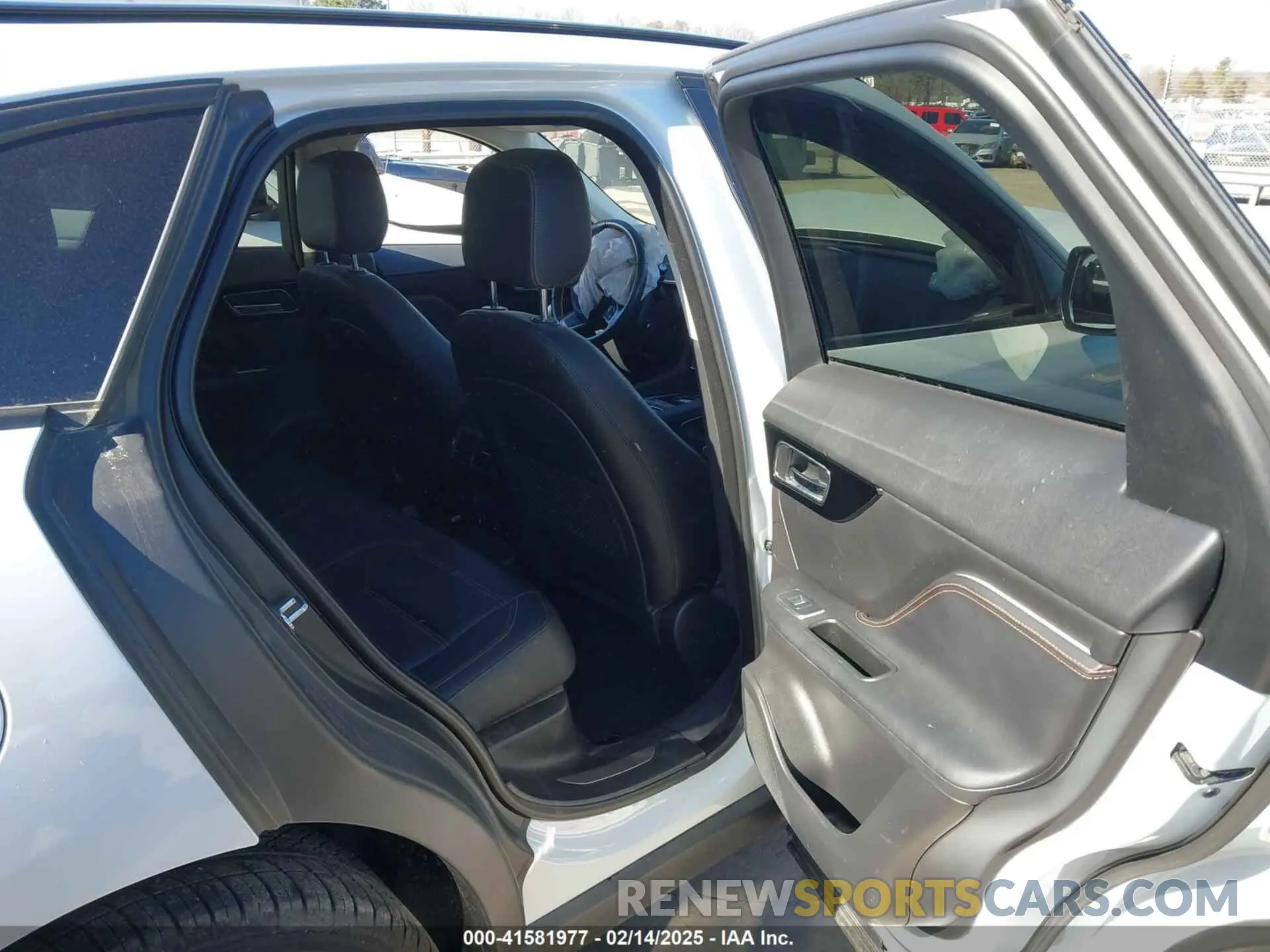 8 Photograph of a damaged car SADCK2FN7KA394765 JAGUAR F-PACE 2019