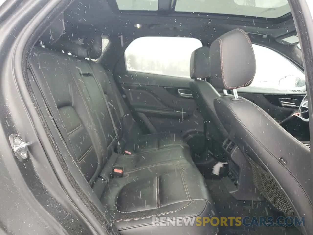 11 Photograph of a damaged car SADCK2FX3KA398393 JAGUAR F-PACE 2019