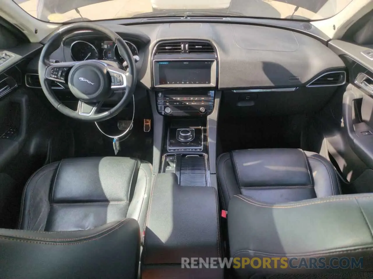 8 Фотография поврежденного автомобиля SADCK2FX8KA397627 JAGUAR F-PACE 2019