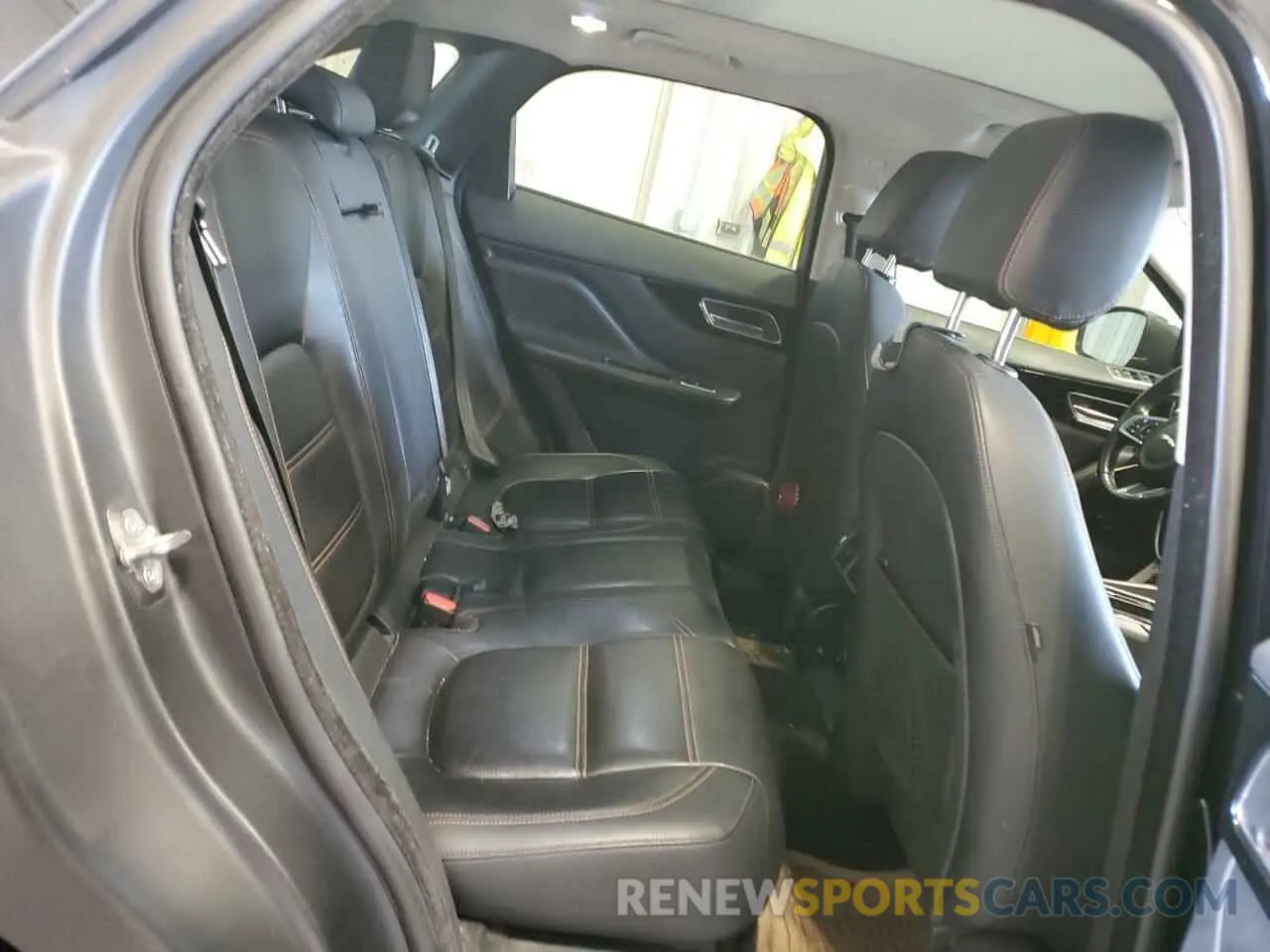 11 Photograph of a damaged car SADCK2GX0KA395143 JAGUAR F-PACE 2019
