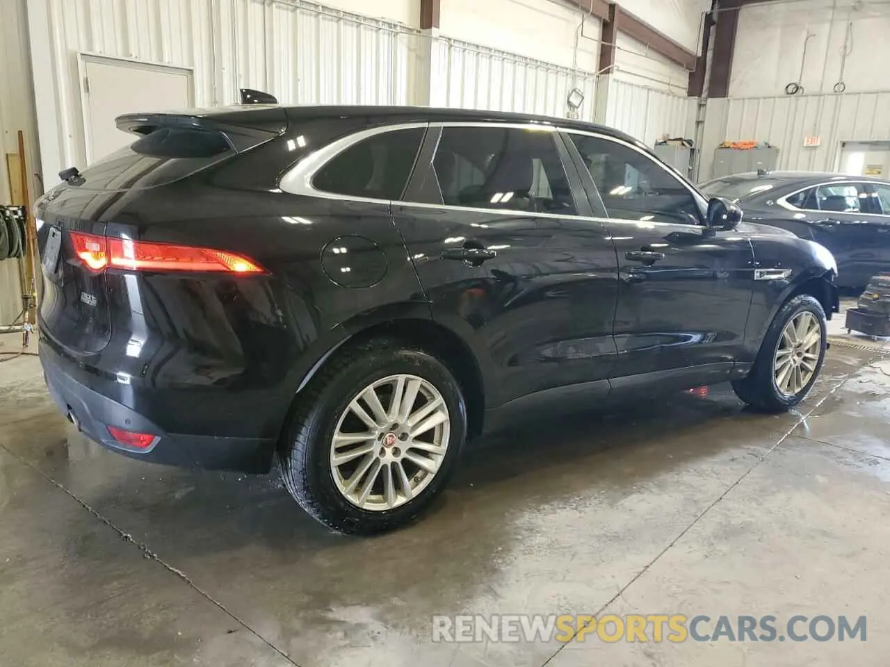 3 Photograph of a damaged car SADCK2GX0KA395143 JAGUAR F-PACE 2019
